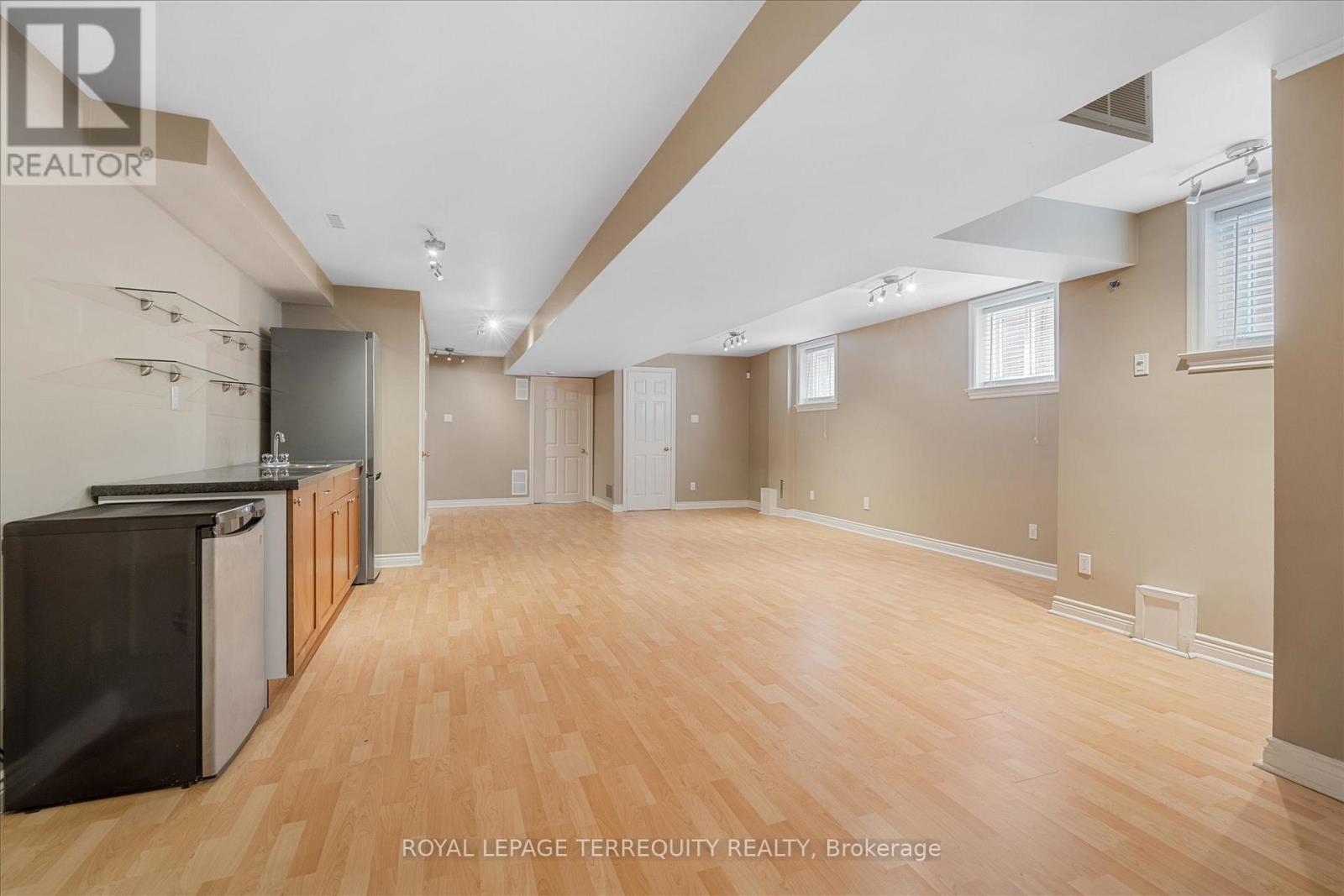 384 Winnett Avenue, Toronto (Oakwood Village), Ontario  M6C 3M1 - Photo 37 - C12217518