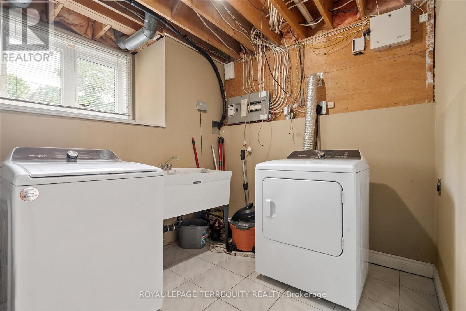 384 Winnett Avenue, Toronto (Oakwood Village), Ontario  M6C 3M1 - Photo 39 - C12217518