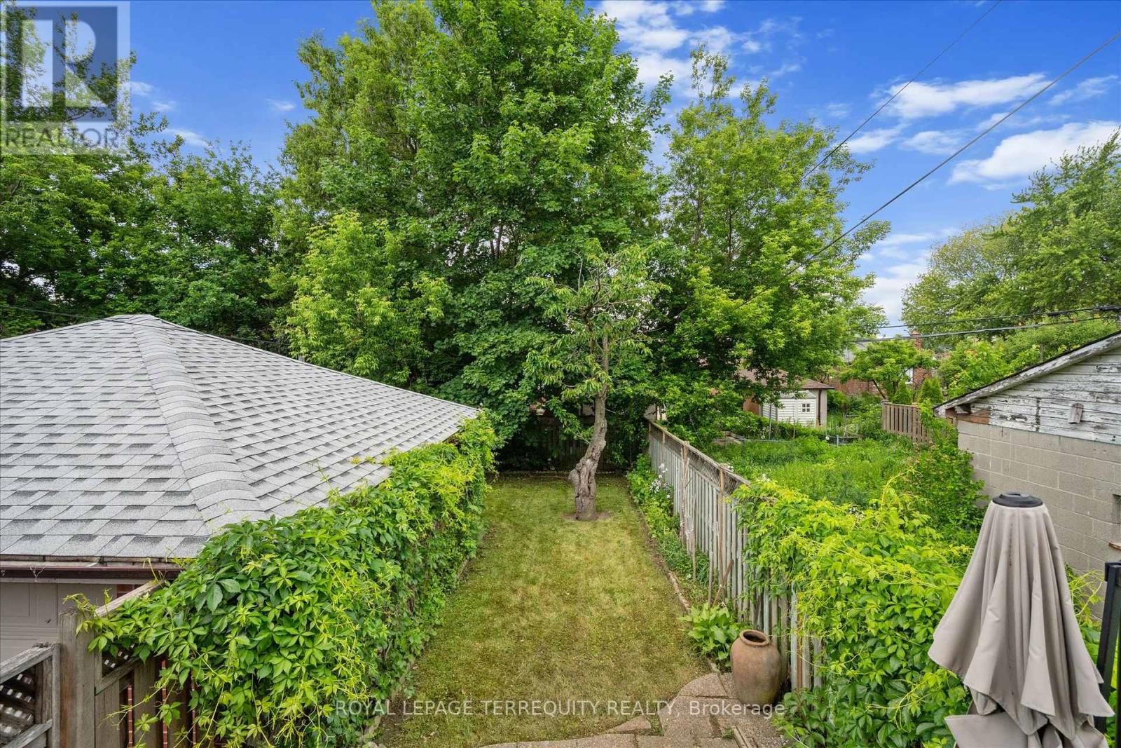 384 Winnett Avenue, Toronto (Oakwood Village), Ontario  M6C 3M1 - Photo 42 - C12217518