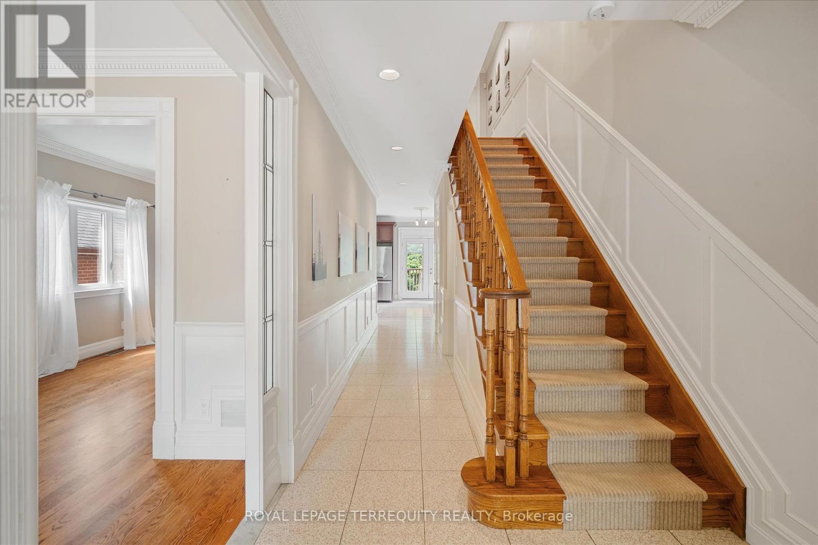 384 Winnett Avenue, Toronto (Oakwood Village), Ontario  M6C 3M1 - Photo 5 - C12217518