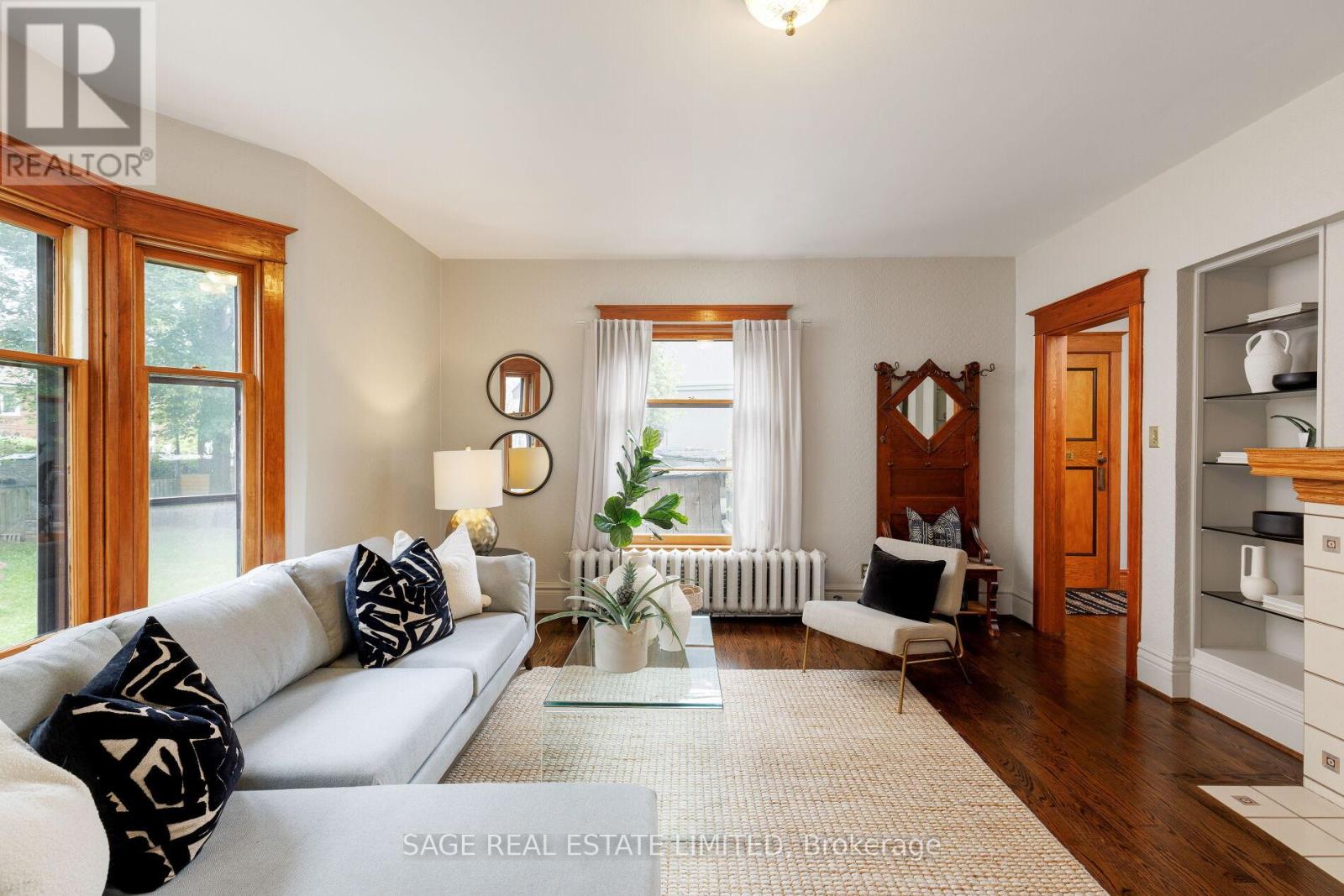 201 Sutherland Drive, Toronto (Leaside), Ontario  M4G 1J1 - Photo 10 - C12217525