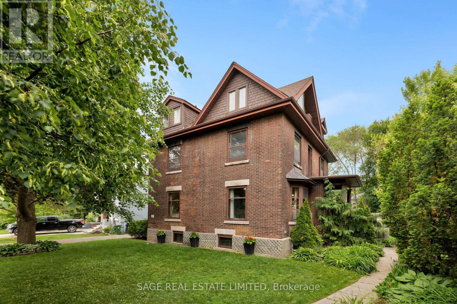 201 Sutherland Drive, Toronto (Leaside), Ontario  M4G 1J1 - Photo 2 - C12217525