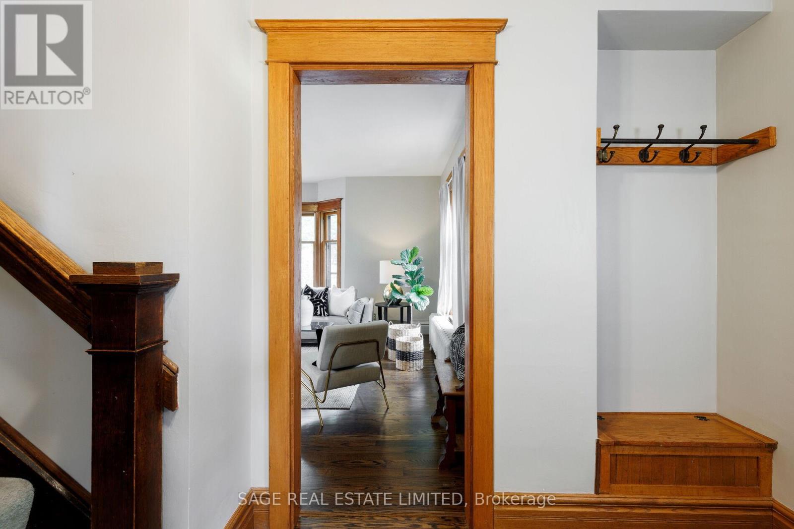 201 Sutherland Drive, Toronto (Leaside), Ontario  M4G 1J1 - Photo 7 - C12217525