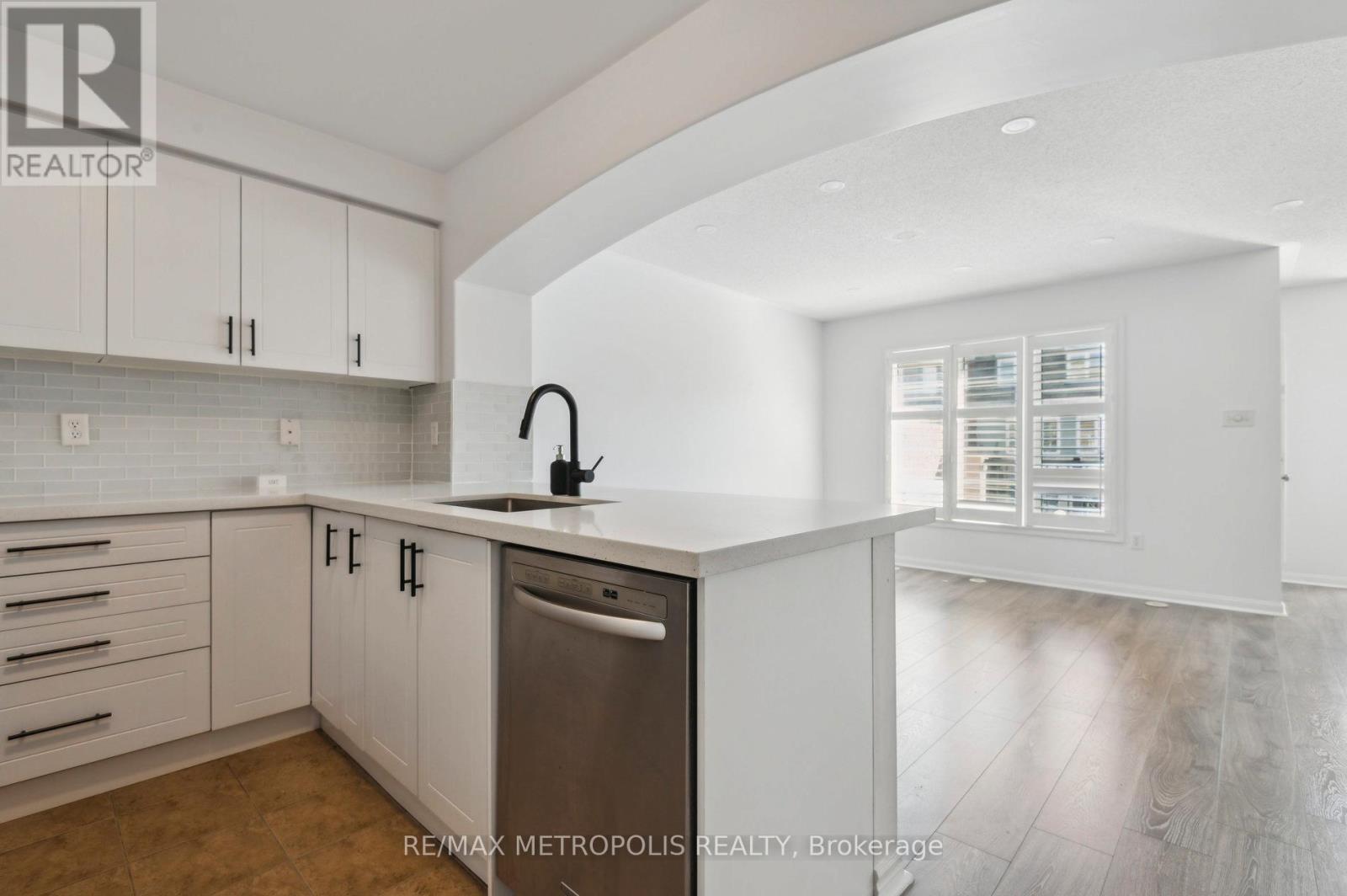 54 Howe Avenue, Toronto (Clairlea-Birchmount), Ontario  M1L 0C5 - Photo 14 - E12217512