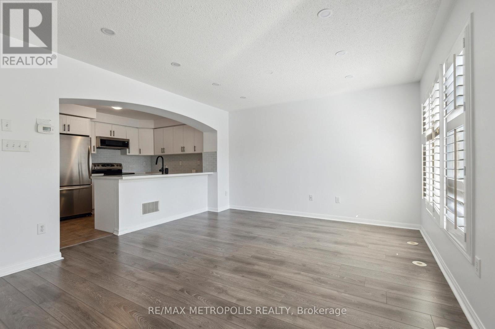 54 Howe Avenue, Toronto (Clairlea-Birchmount), Ontario  M1L 0C5 - Photo 17 - E12217512