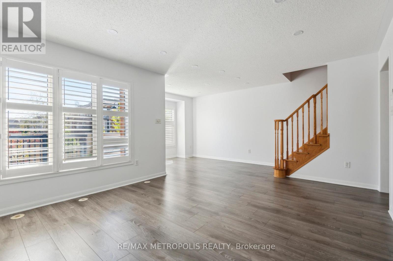 54 Howe Avenue, Toronto (Clairlea-Birchmount), Ontario  M1L 0C5 - Photo 19 - E12217512