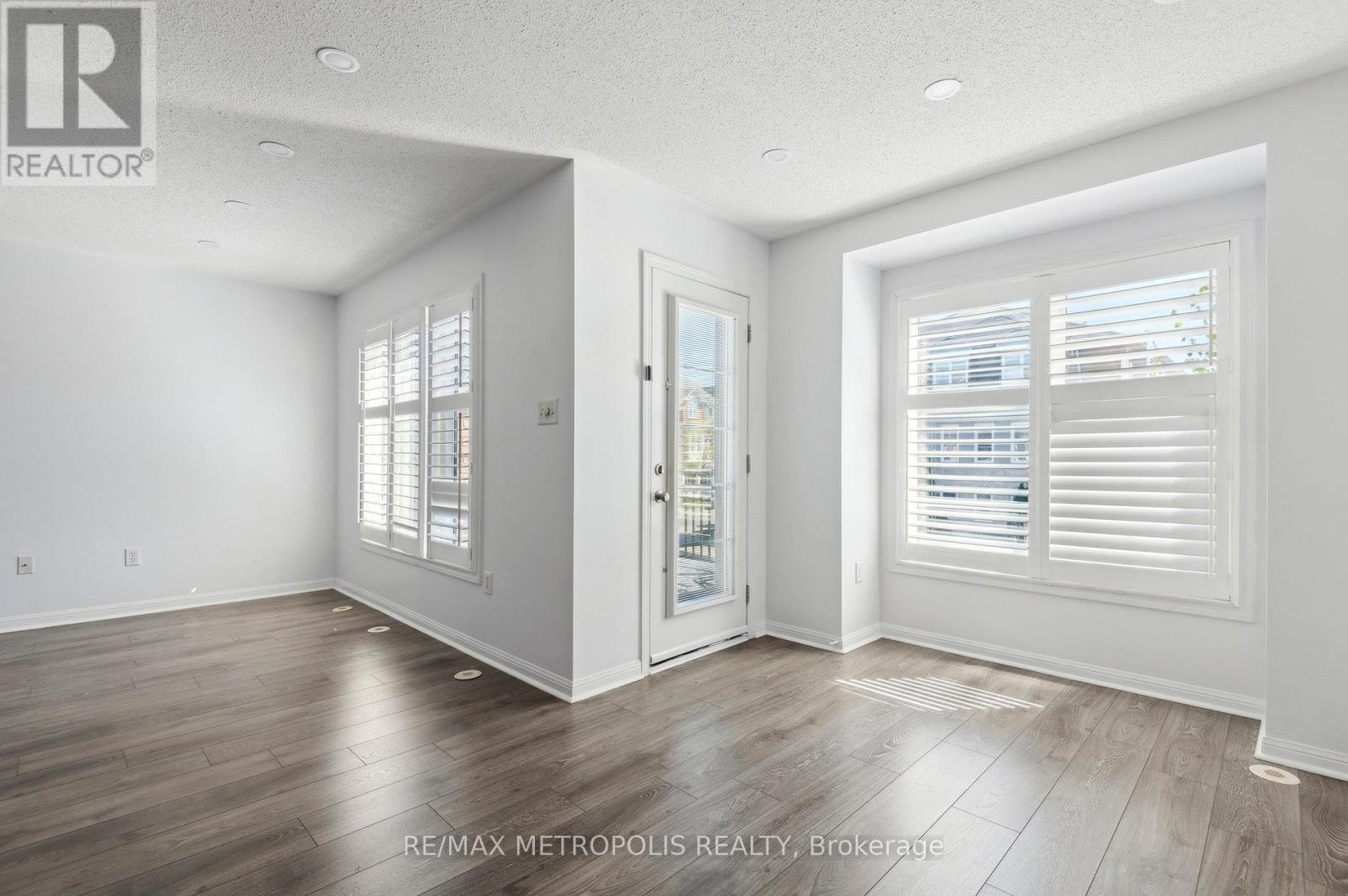 54 Howe Avenue, Toronto (Clairlea-Birchmount), Ontario  M1L 0C5 - Photo 21 - E12217512