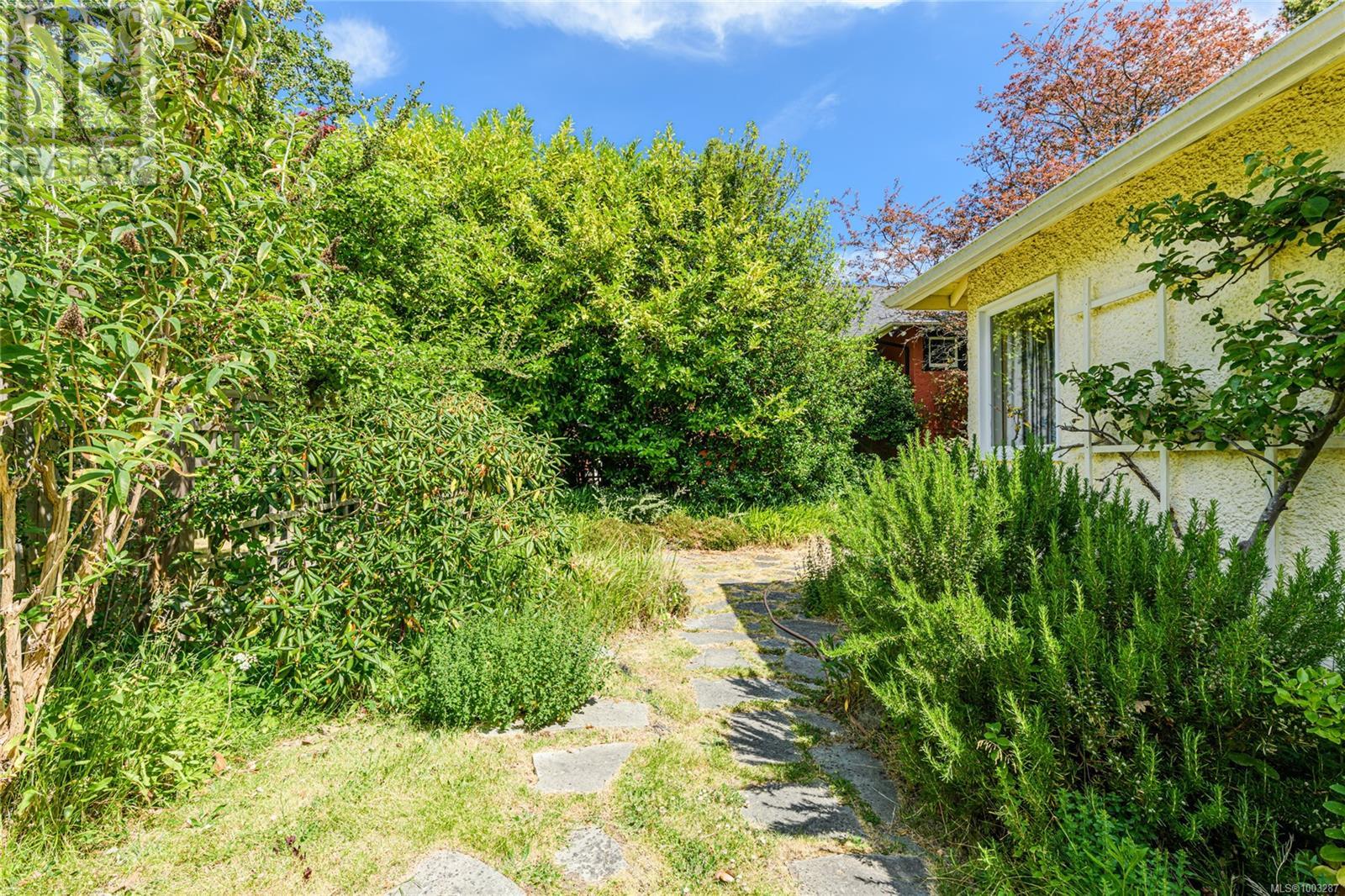 1040 St. Louis St, Oak Bay, British Columbia  V8S 5B6 - Photo 32 - 1003287