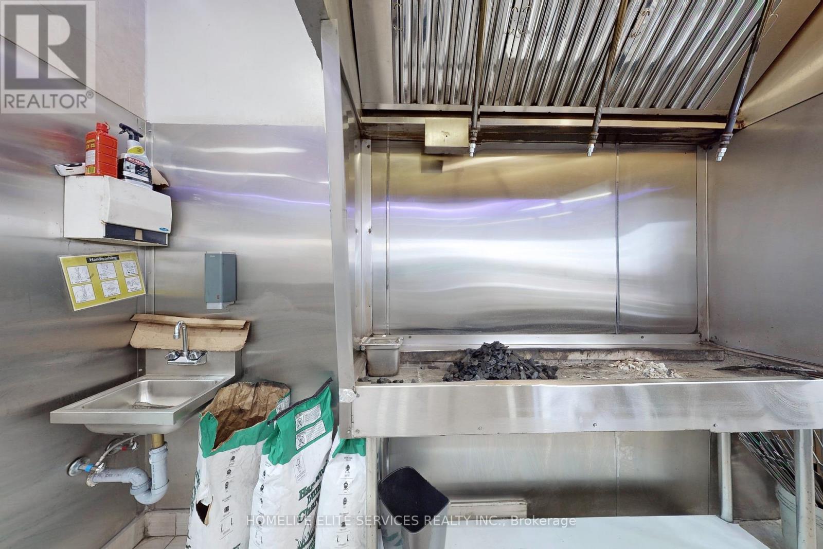 Unit B1 - 1960 Lawrence Avenue E, Toronto (Wexford-Maryvale), Ontario  M1R 2Z1 - Photo 12 - E12217520