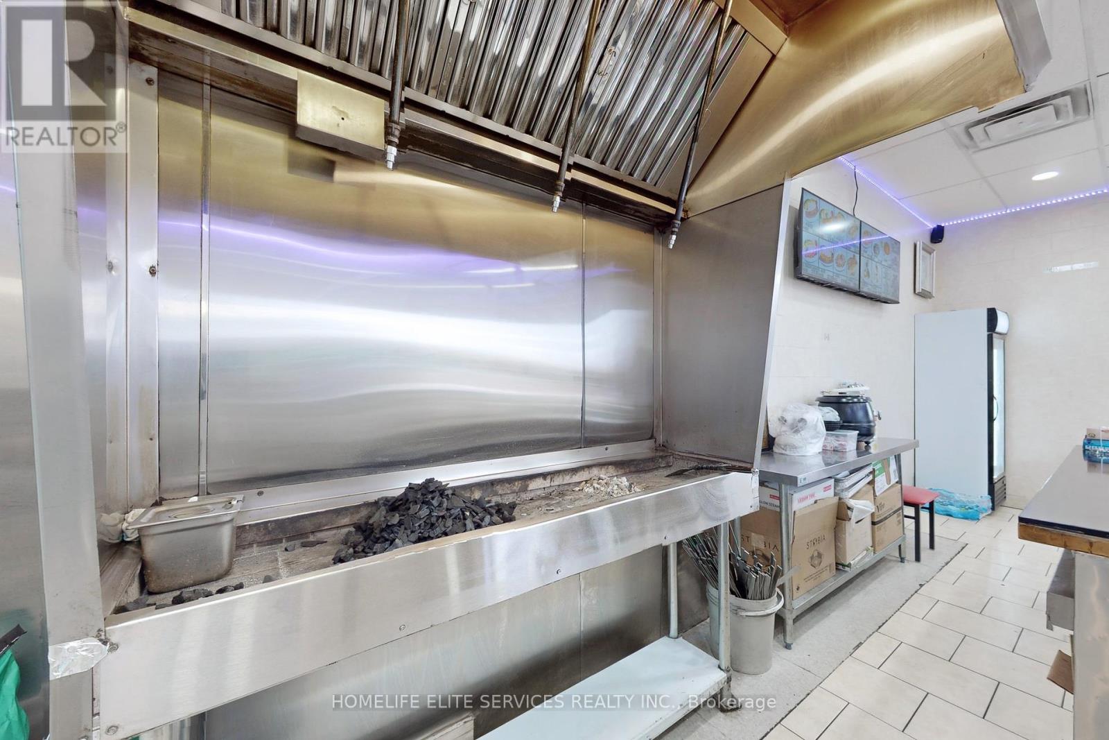 Unit B1 - 1960 Lawrence Avenue E, Toronto (Wexford-Maryvale), Ontario  M1R 2Z1 - Photo 14 - E12217520
