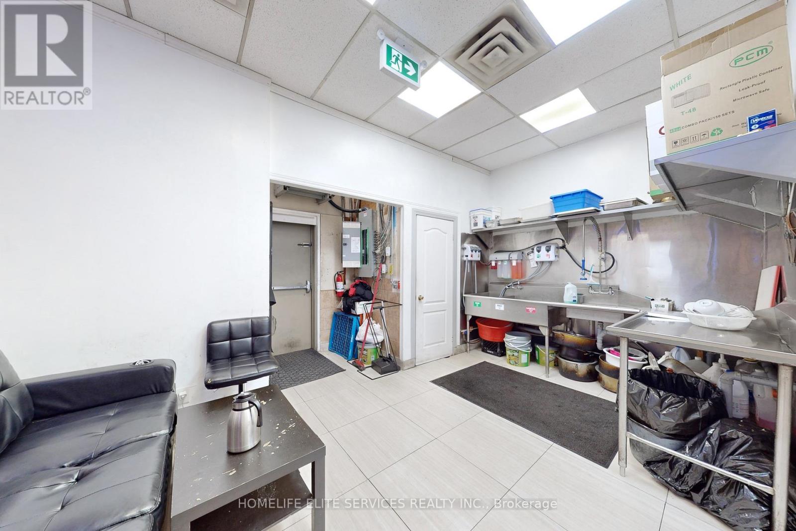 Unit B1 - 1960 Lawrence Avenue E, Toronto (Wexford-Maryvale), Ontario  M1R 2Z1 - Photo 23 - E12217520