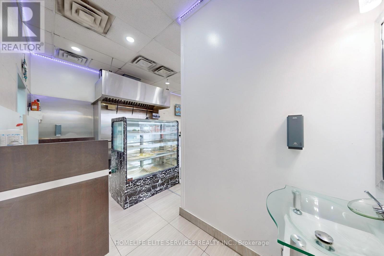 Unit B1 - 1960 Lawrence Avenue E, Toronto (Wexford-Maryvale), Ontario  M1R 2Z1 - Photo 26 - E12217520