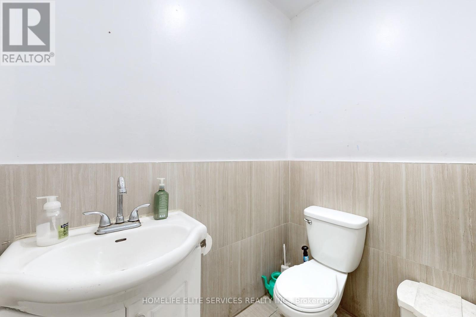 Unit B1 - 1960 Lawrence Avenue E, Toronto (Wexford-Maryvale), Ontario  M1R 2Z1 - Photo 29 - E12217520