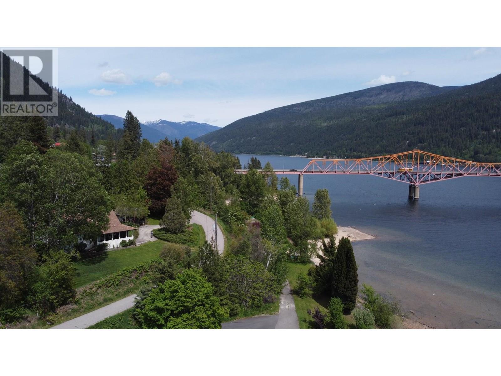 595 Valhalla Road, Nelson, British Columbia  V1L 6M6 - Photo 2 - 10337054