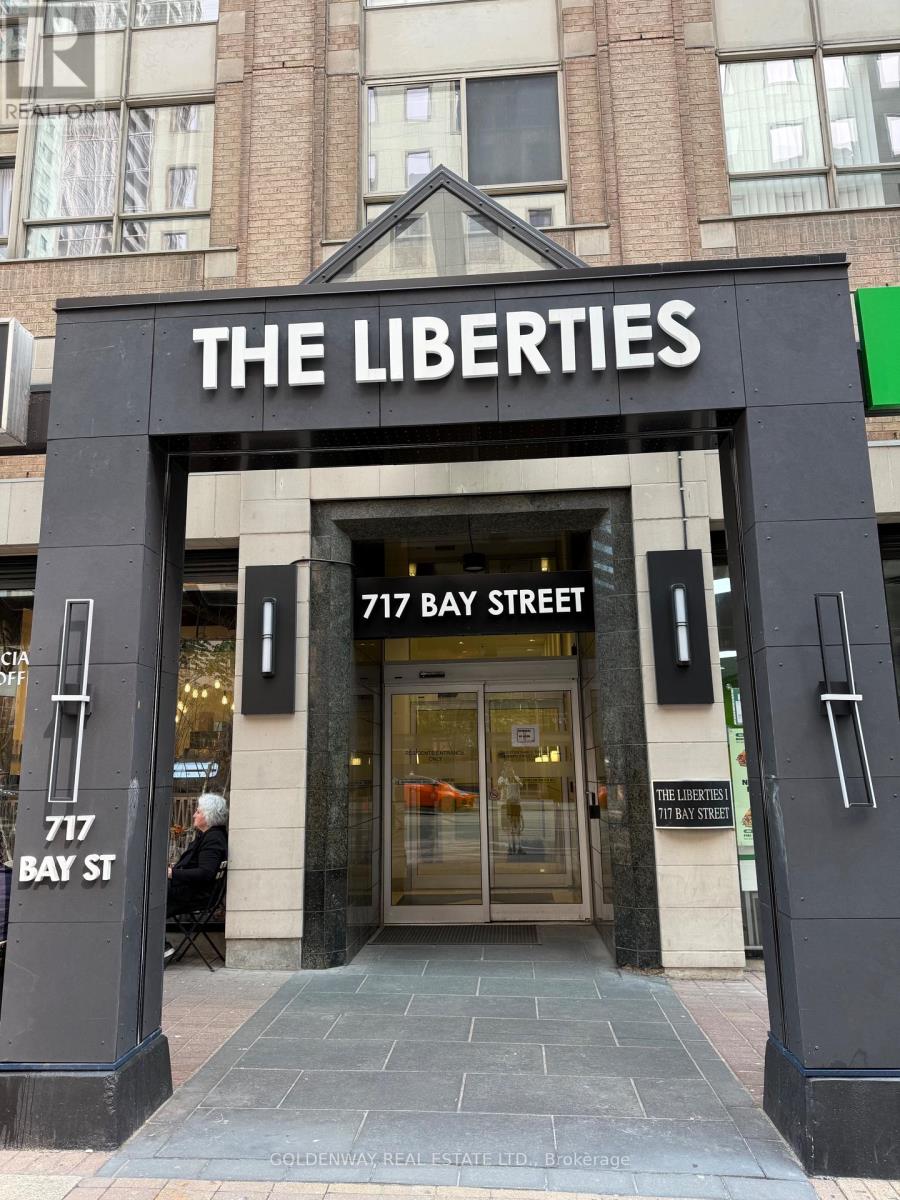 1710 - 717 BAY STREET, Toronto, Ontario