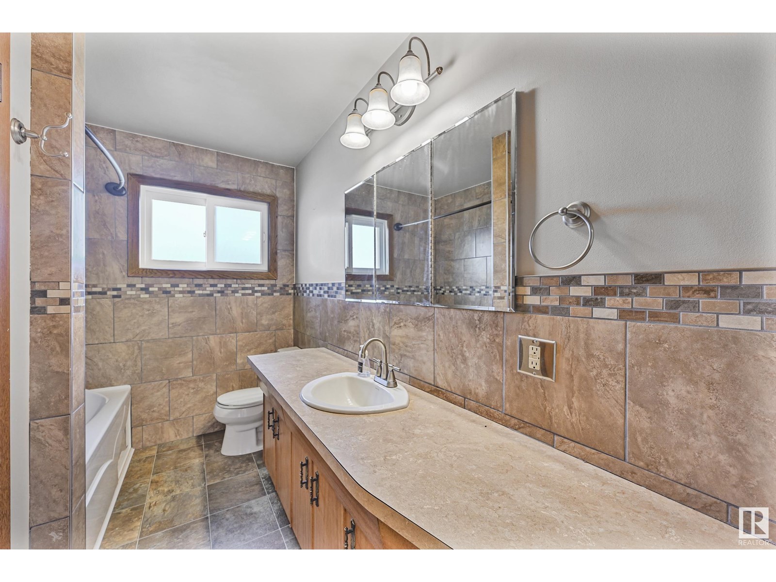 7820 130 Av Nw, Edmonton, Alberta  T5C 1V5 - Photo 10 - E4442106