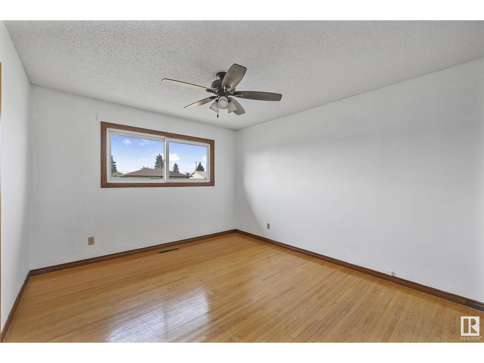 7820 130 Av Nw, Edmonton, Alberta  T5C 1V5 - Photo 11 - E4442106