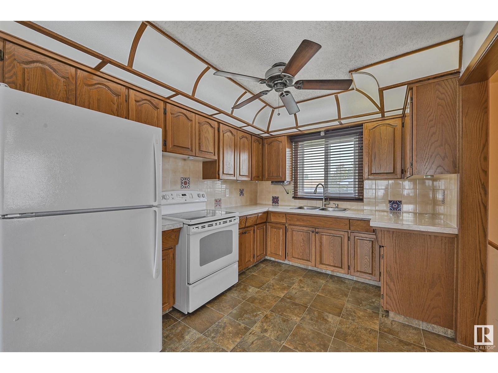 7820 130 Av Nw, Edmonton, Alberta  T5C 1V5 - Photo 5 - E4442106
