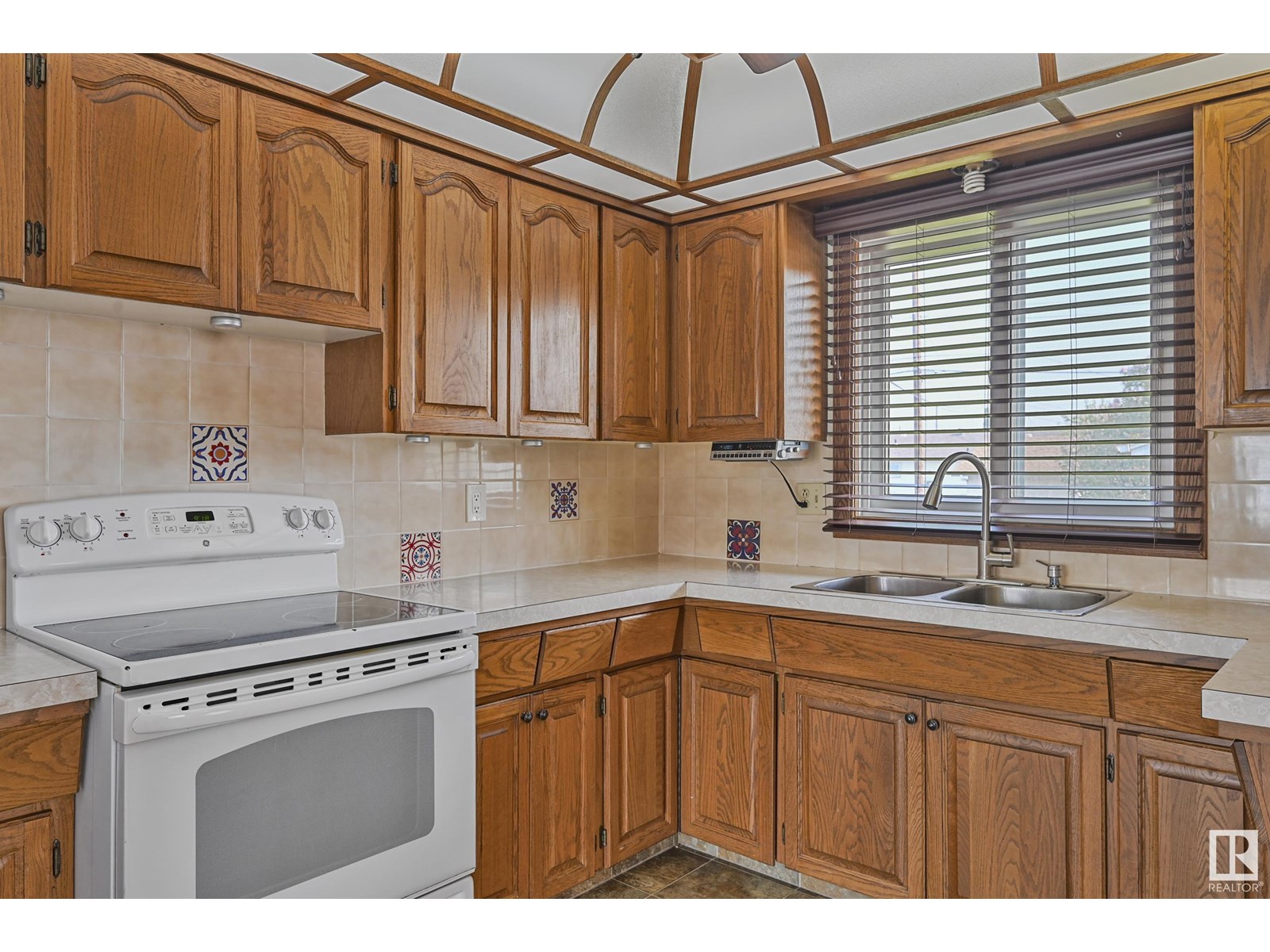 7820 130 Av Nw, Edmonton, Alberta  T5C 1V5 - Photo 6 - E4442106