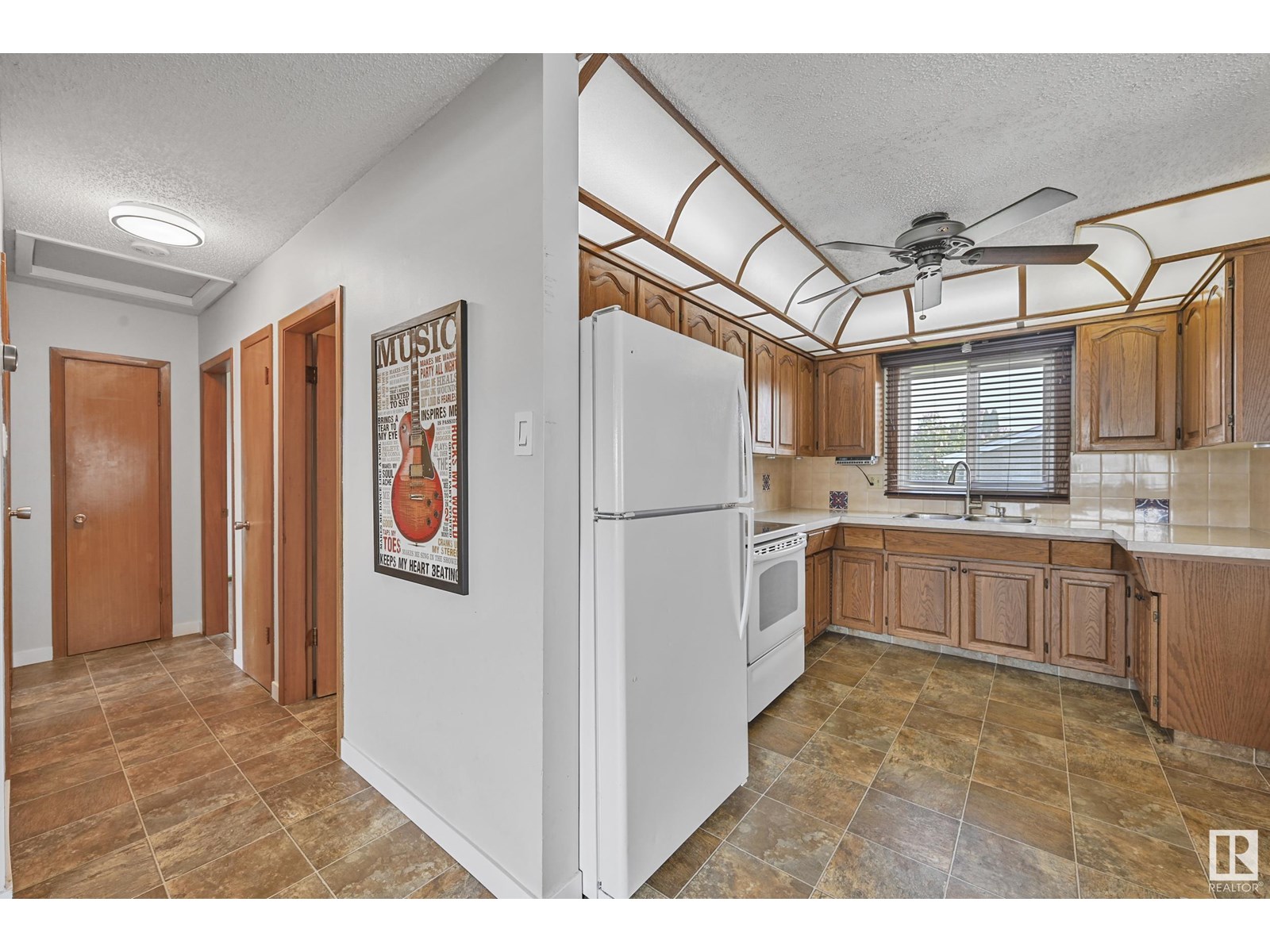 7820 130 Av Nw, Edmonton, Alberta  T5C 1V5 - Photo 9 - E4442106