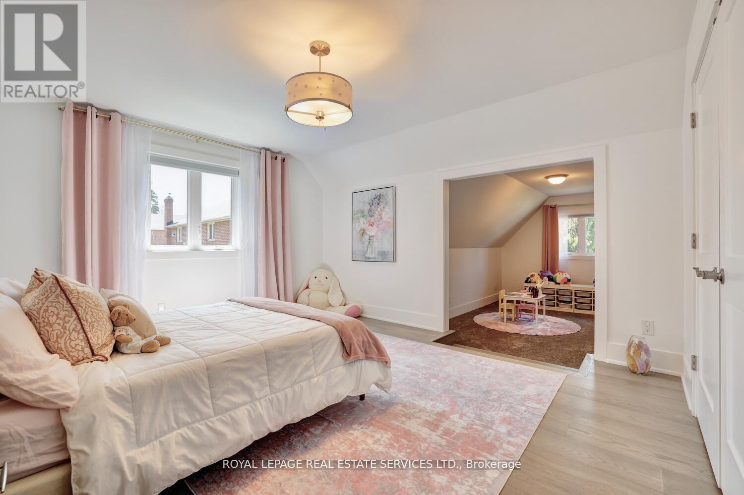 84 Sybella Street, Oakville, Ontario  L6K 2L8 - Photo 24 - W12216378