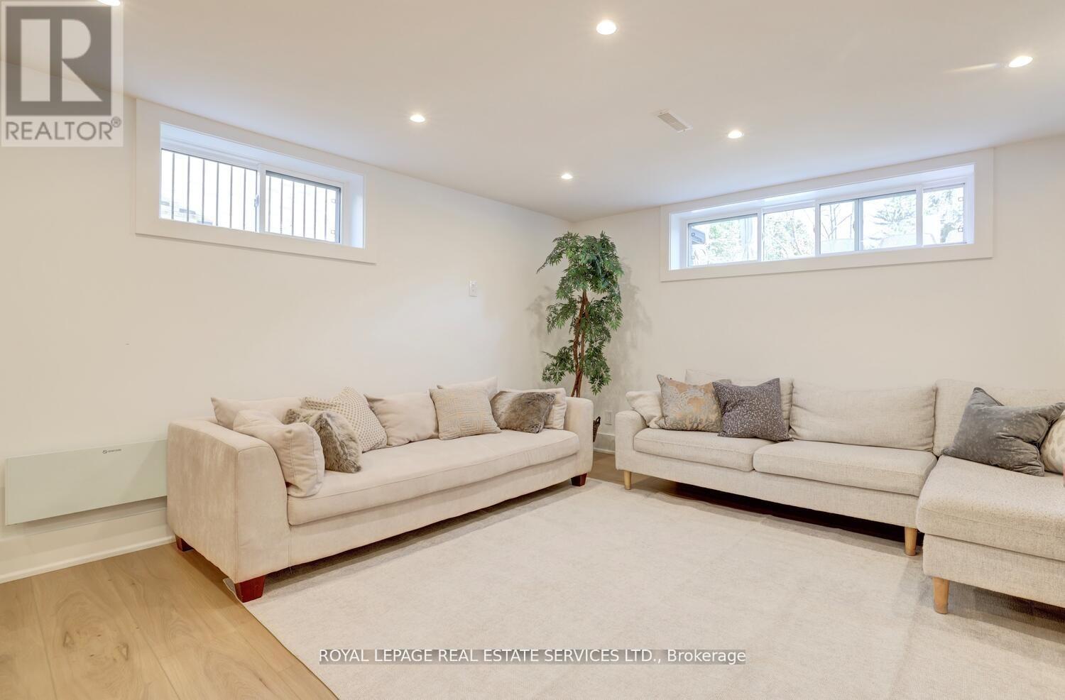84 Sybella Street, Oakville, Ontario  L6K 2L8 - Photo 31 - W12216378