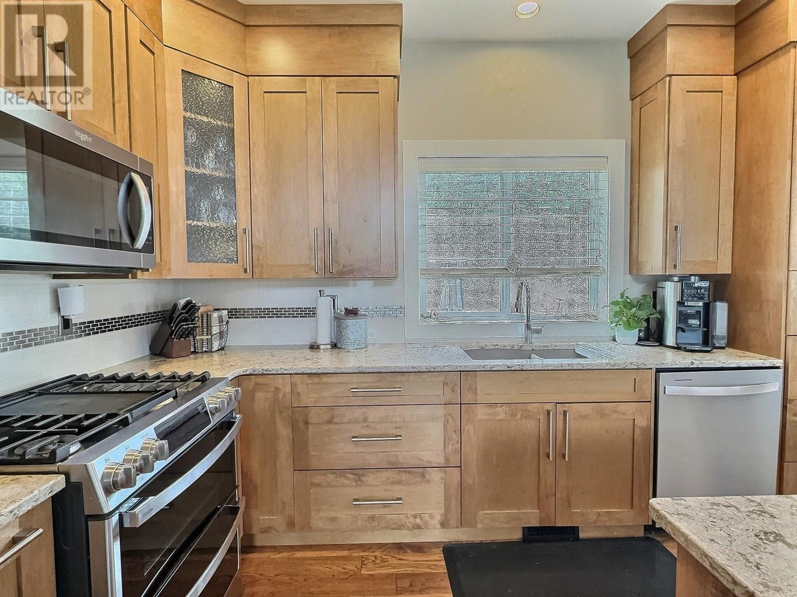 3041 Similkameen Place, Kamloops, British Columbia  V2E 2T6 - Photo 13 - 10351983