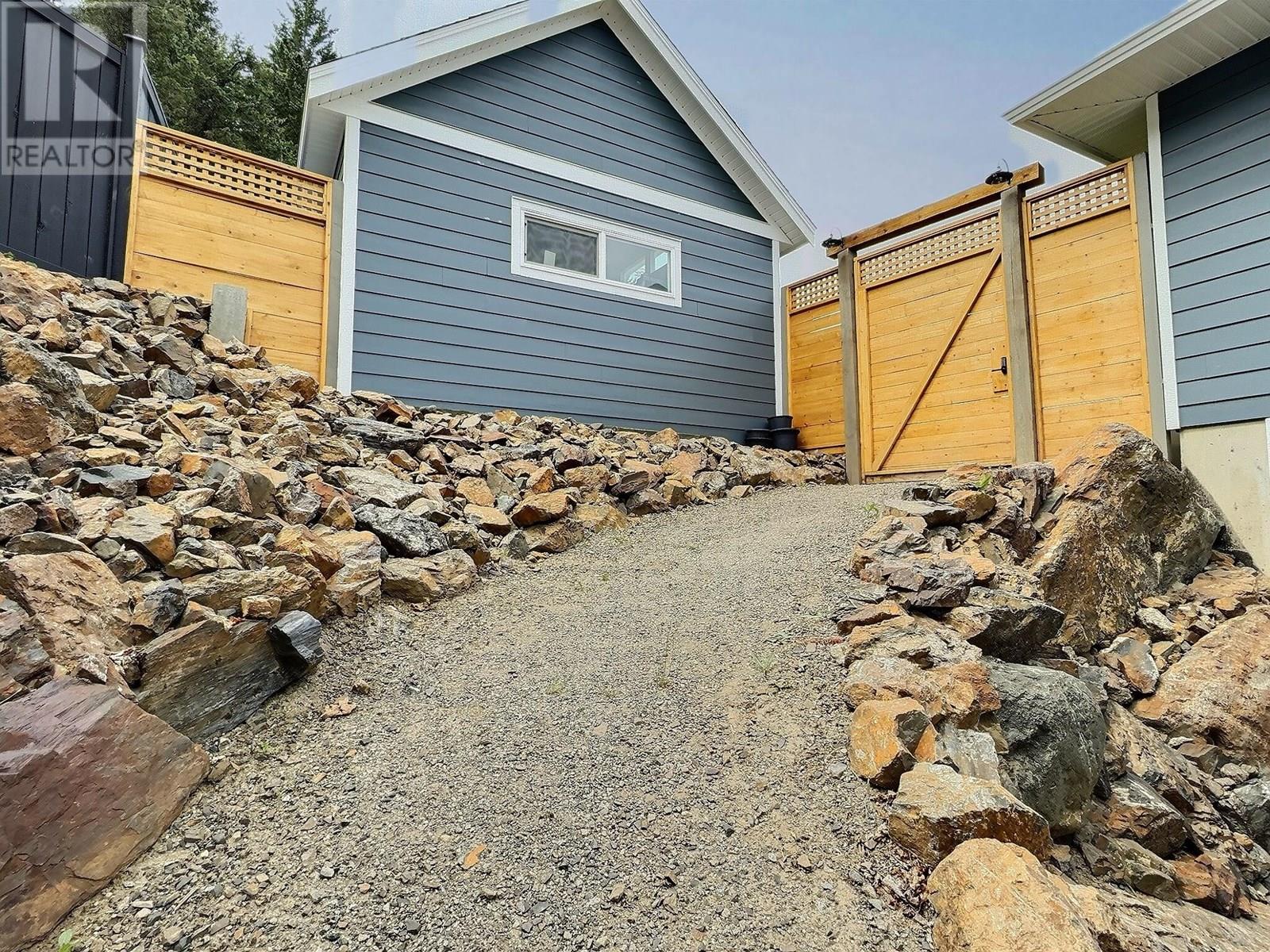 3041 Similkameen Place, Kamloops, British Columbia  V2E 2T6 - Photo 3 - 10351983