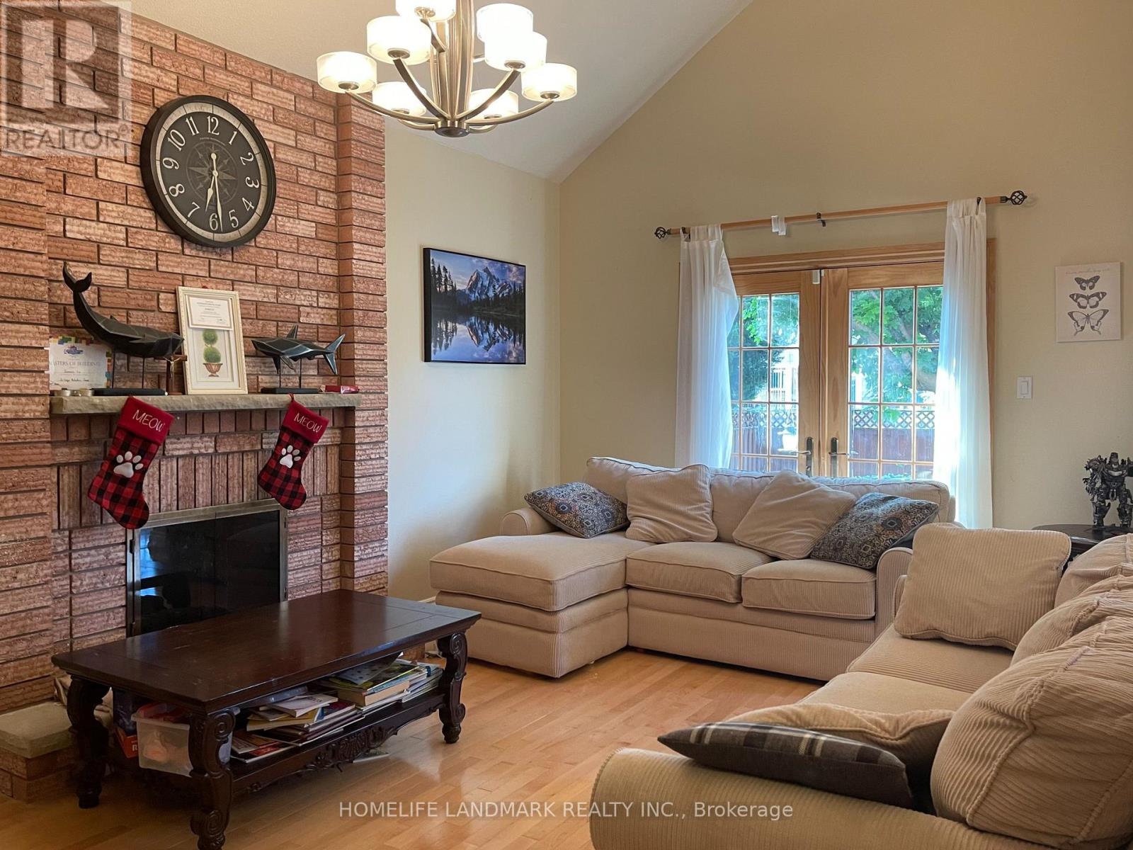 61 Mary Elizabeth Crescent, Markham, Ontario  L3R 9L4 - Photo 2 - N12217552