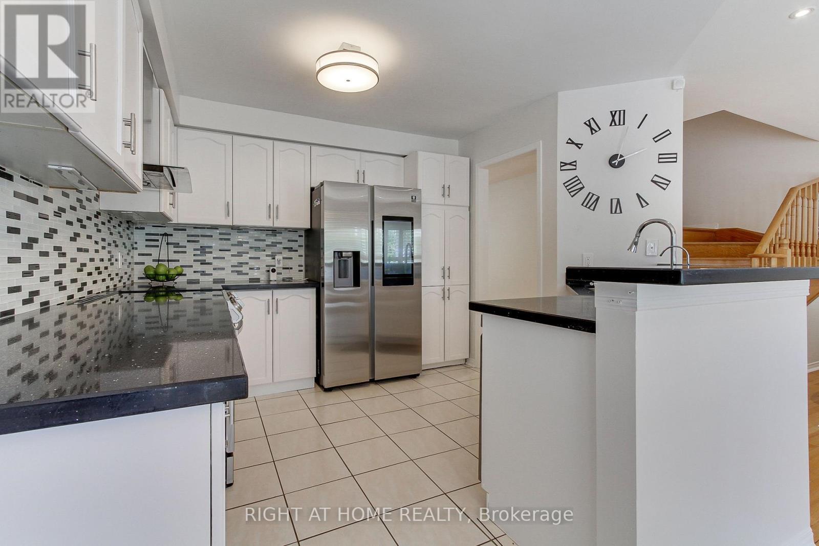10 Juneberry Avenue, Markham, Ontario  L3S 4B1 - Photo 12 - N12217555