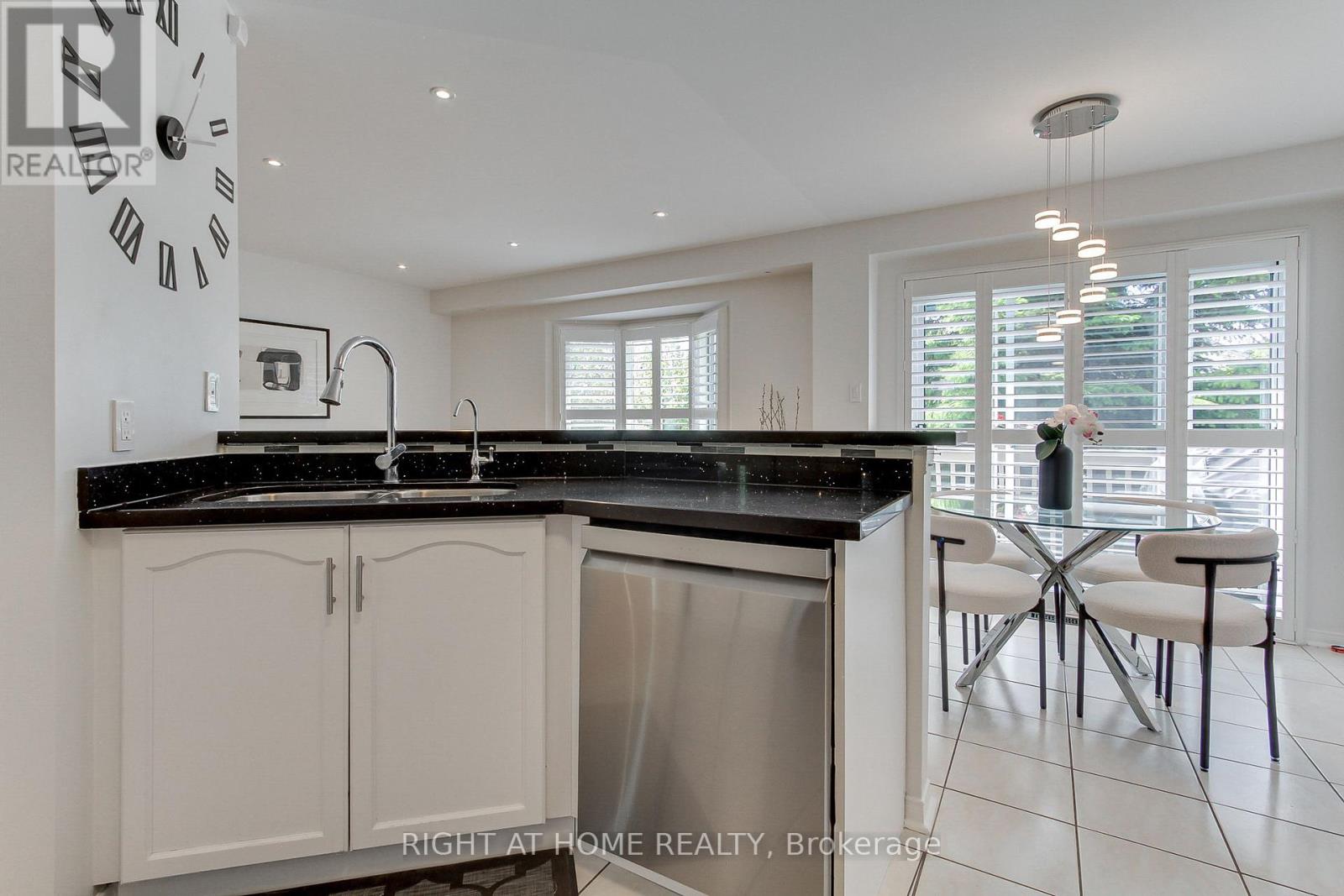 10 Juneberry Avenue, Markham, Ontario  L3S 4B1 - Photo 15 - N12217555