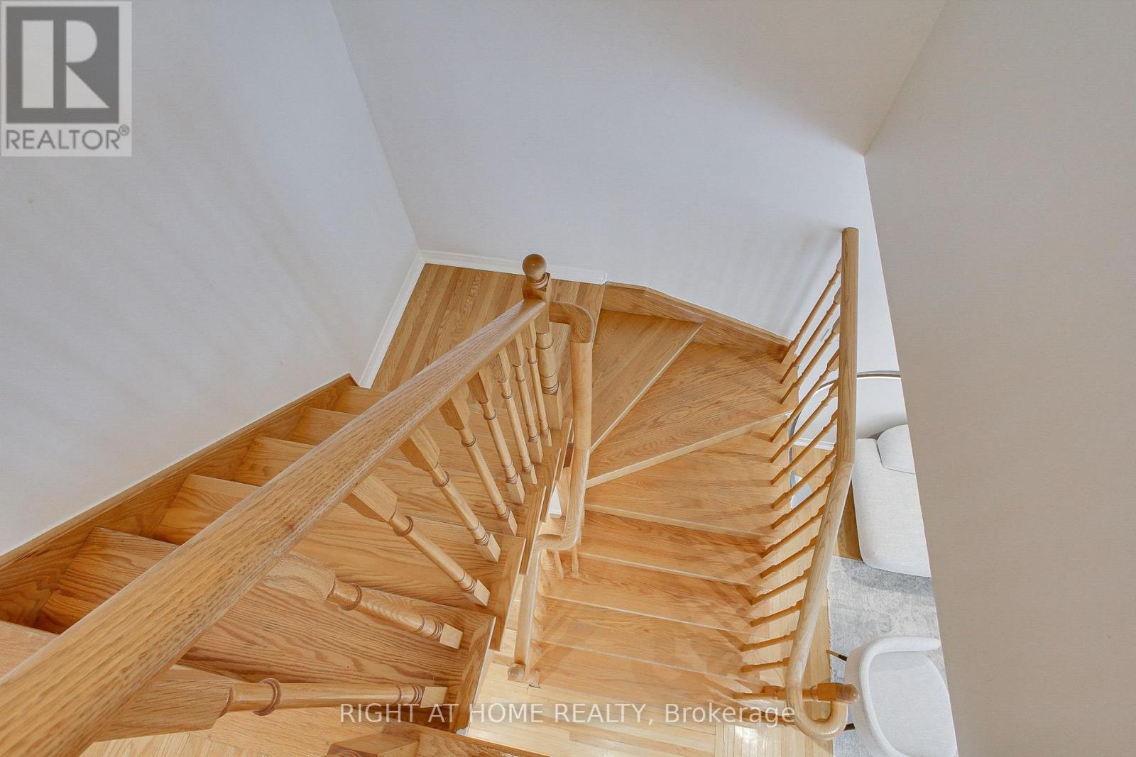 10 Juneberry Avenue, Markham, Ontario  L3S 4B1 - Photo 17 - N12217555