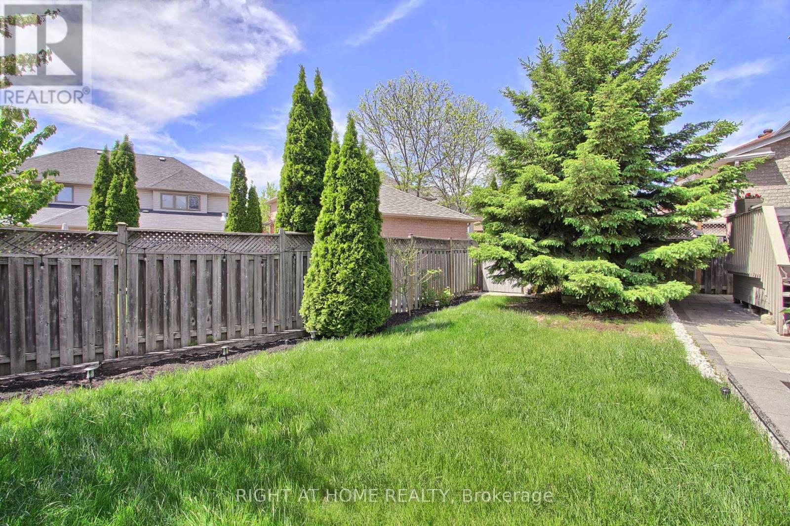 10 Juneberry Avenue, Markham, Ontario  L3S 4B1 - Photo 35 - N12217555