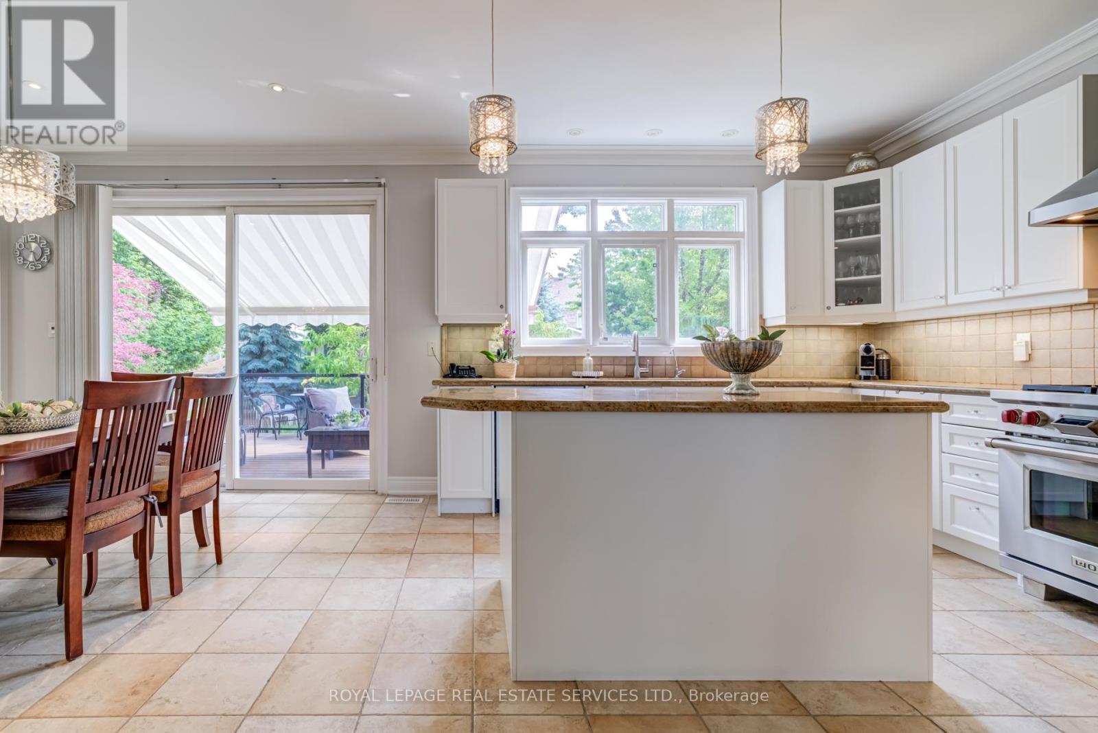 5 Xavier Court, Brampton (Bram West), Ontario  L6Y 5S1 - Photo 10 - W12217527