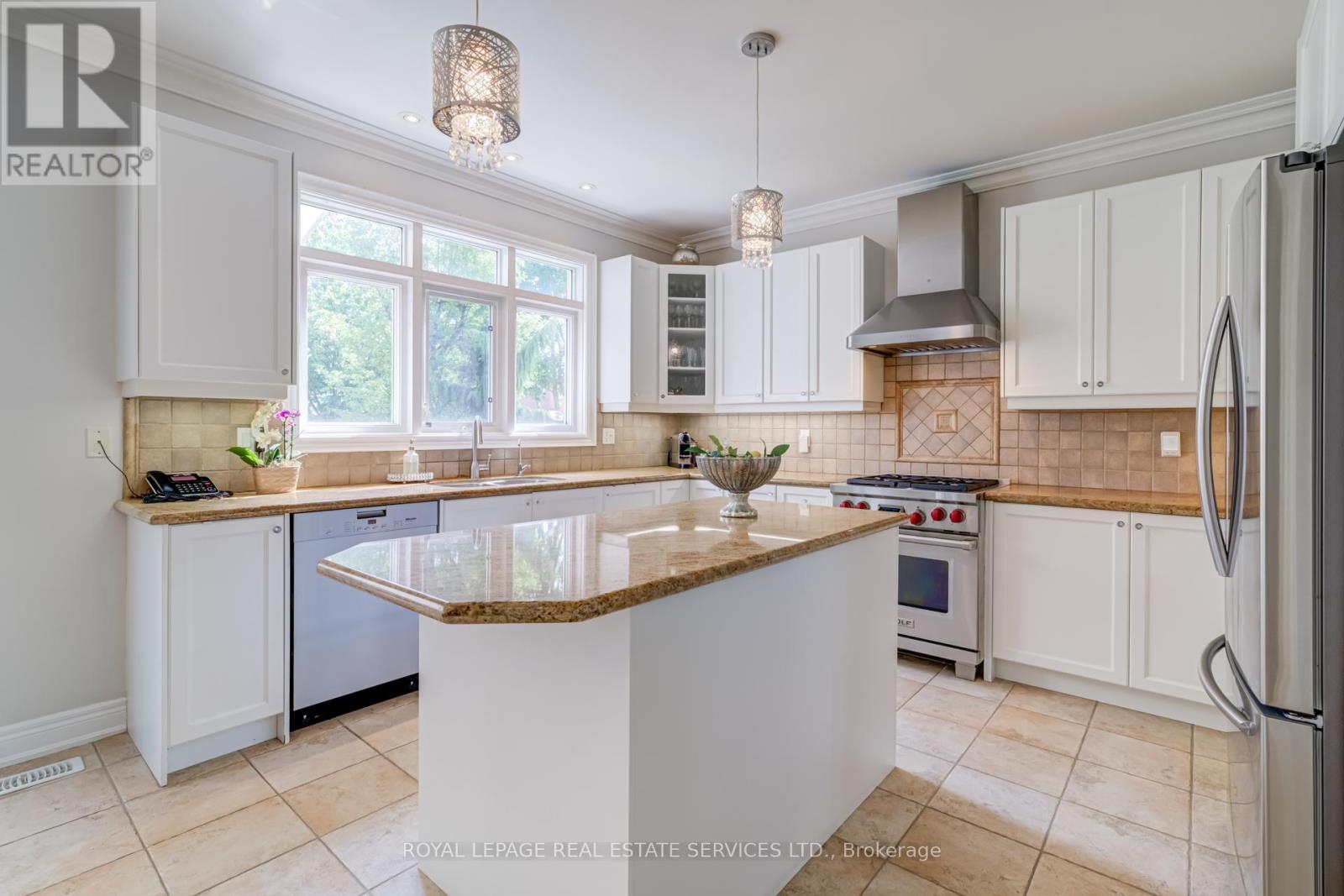 5 Xavier Court, Brampton (Bram West), Ontario  L6Y 5S1 - Photo 11 - W12217527