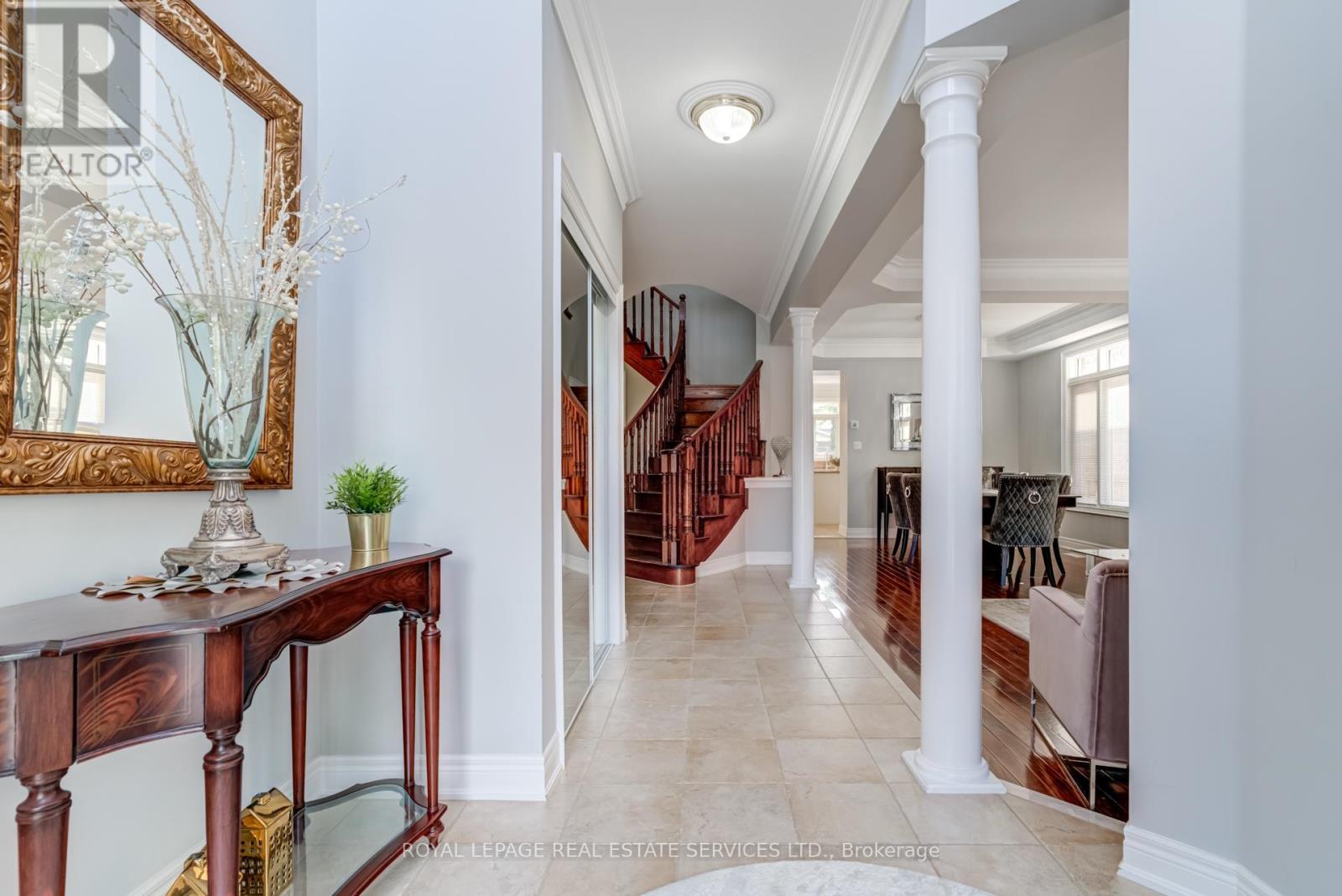 5 Xavier Court, Brampton (Bram West), Ontario  L6Y 5S1 - Photo 3 - W12217527