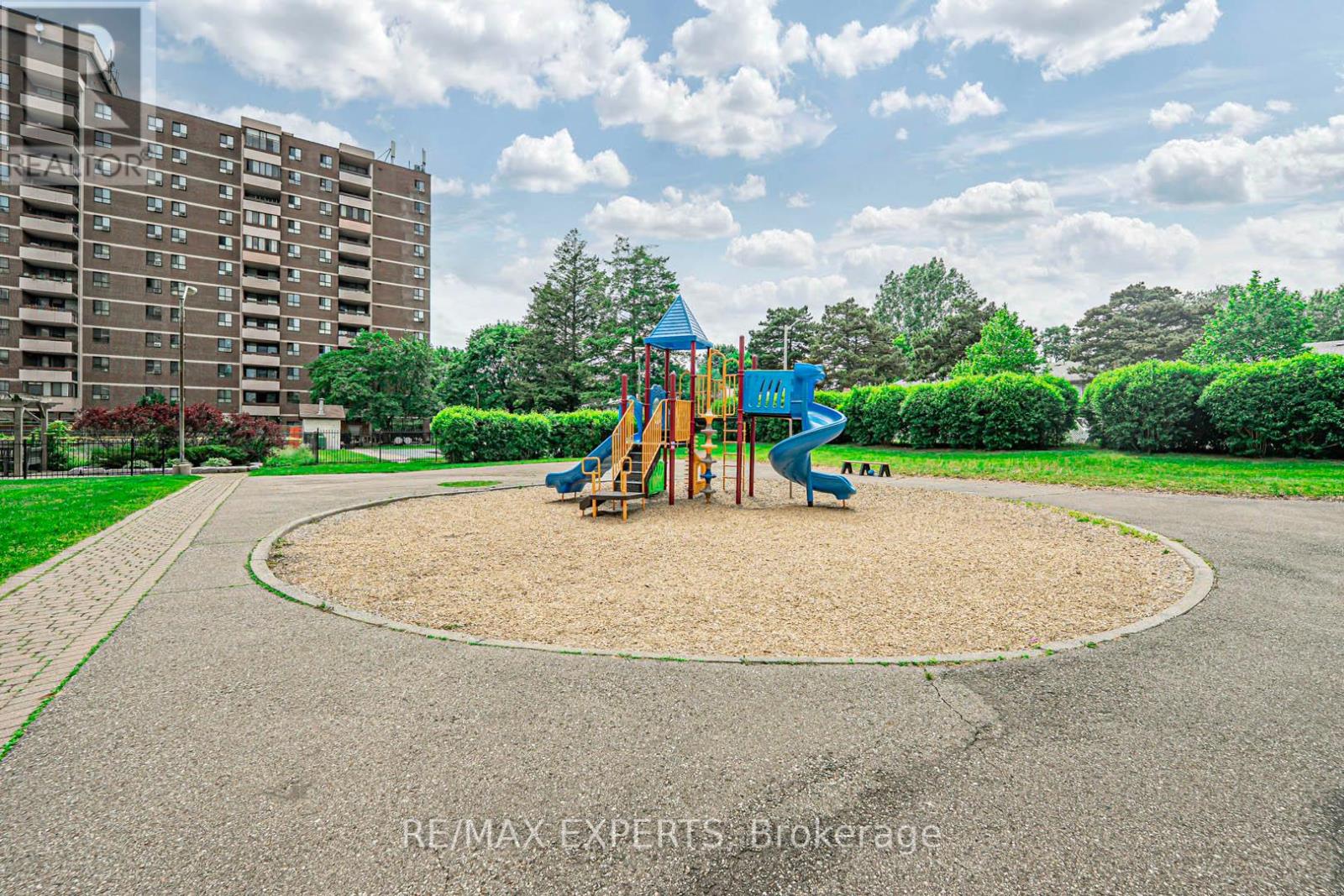 924 - 1625 Bloor Street, Mississauga (Applewood), Ontario  L4X 1S3 - Photo 37 - W12217533