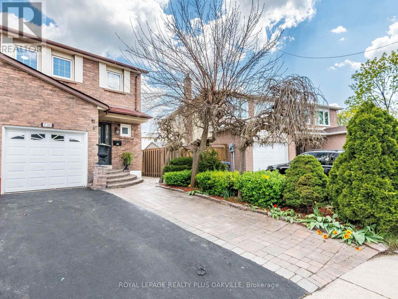 730 Galloway Crescent, Mississauga (Creditview), Ontario  L5C 3W1 - Photo 4 - W12217540