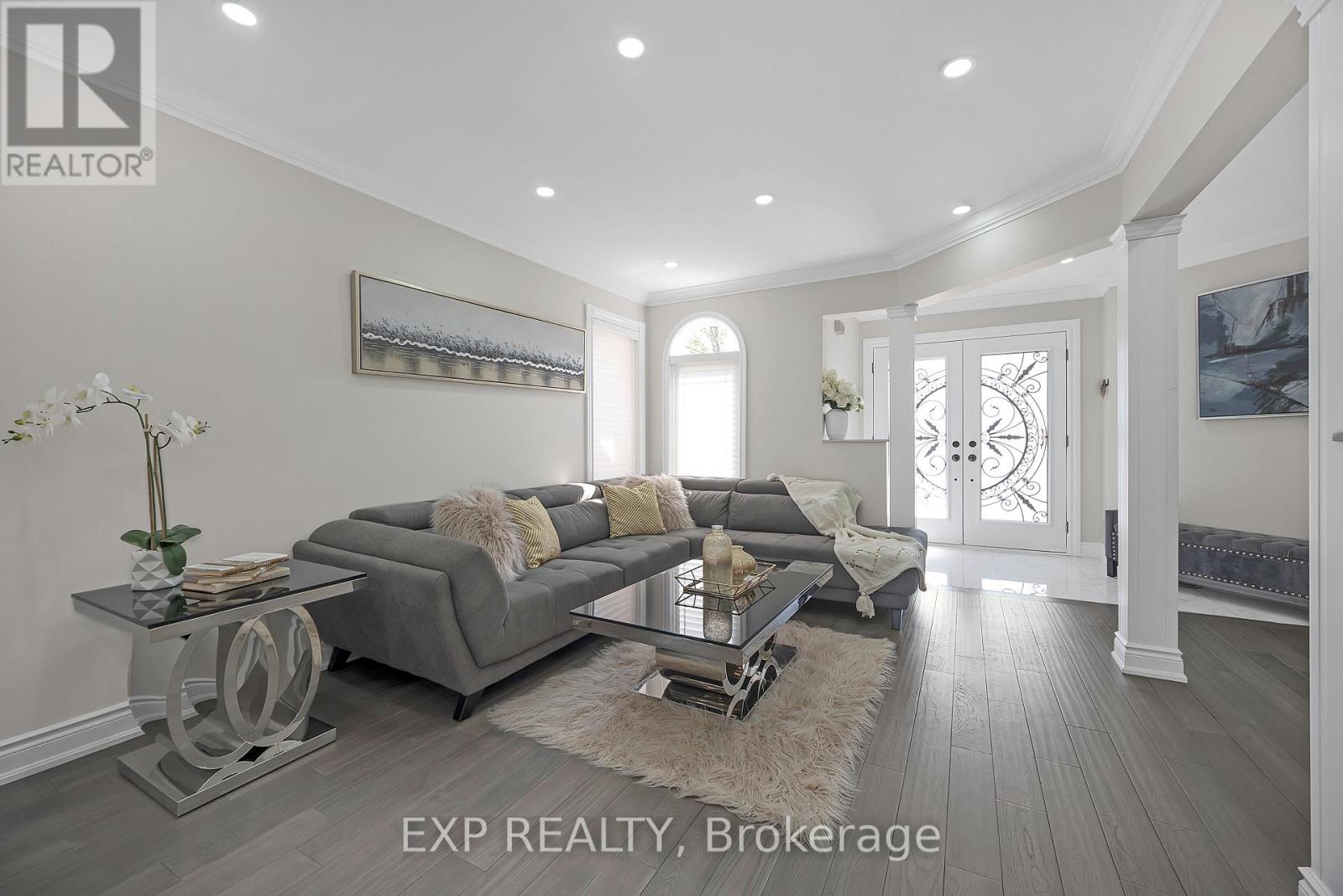 5122 Timber Mill Court, Mississauga (East Credit), Ontario  L5V 2B8 - Photo 8 - W12217546
