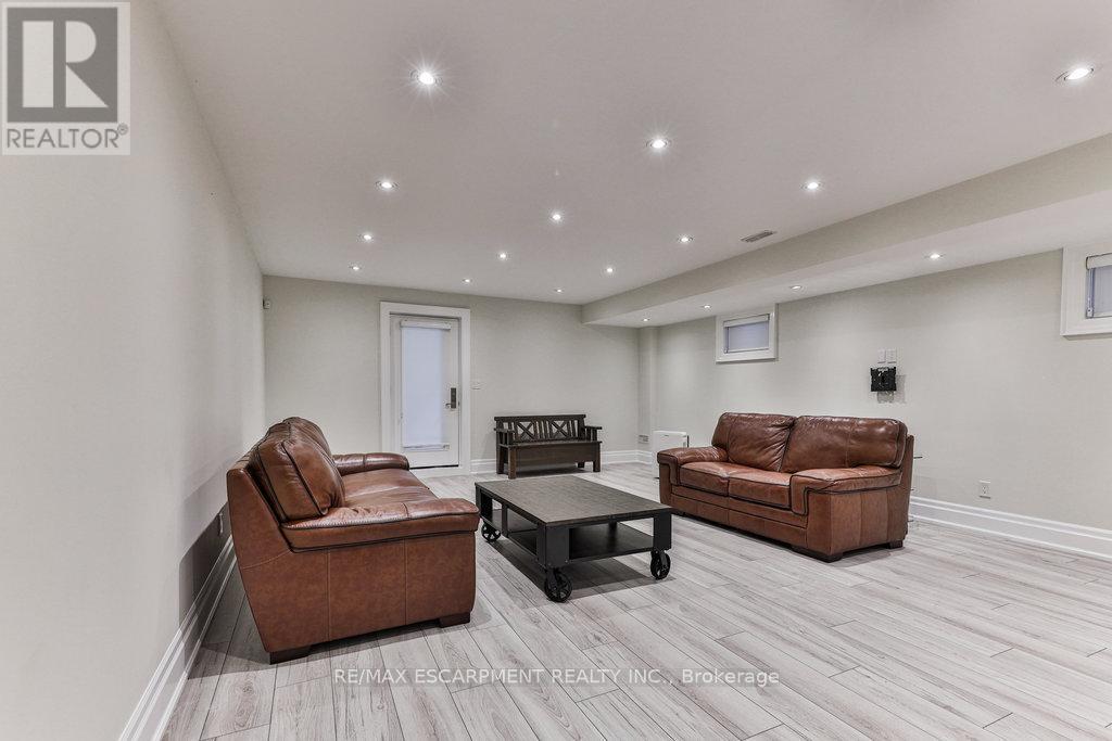 34b Pine Avenue N, Mississauga (Port Credit), Ontario  L5H 2P8 - Photo 24 - W12217556