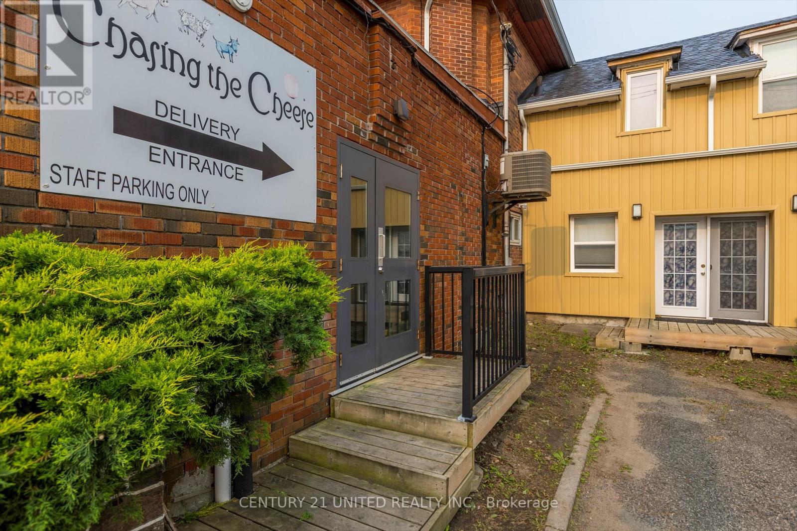 330-334 Charlotte Street W, Peterborough Central, Ontario  K9J 2V9 - Photo 12 - X12217581
