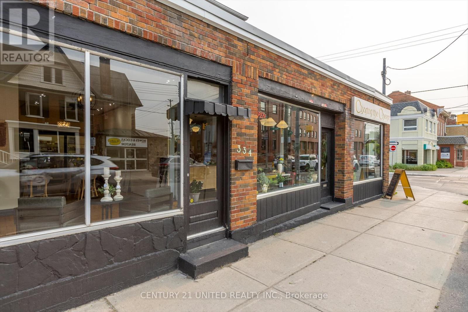 330-334 Charlotte Street W, Peterborough Central, Ontario  K9J 2V9 - Photo 2 - X12217581