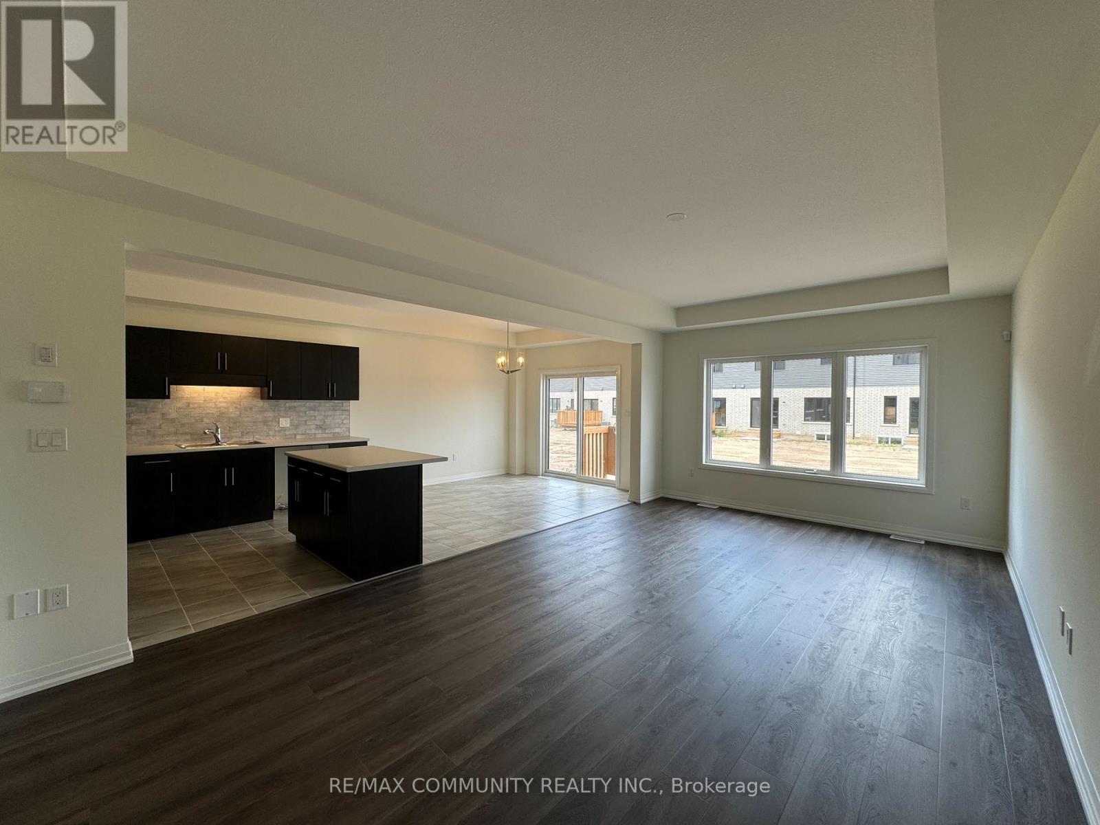 72 Samuel Avenue, Pelham, Ontario  L0S 1E1 - Photo 5 - X12217507
