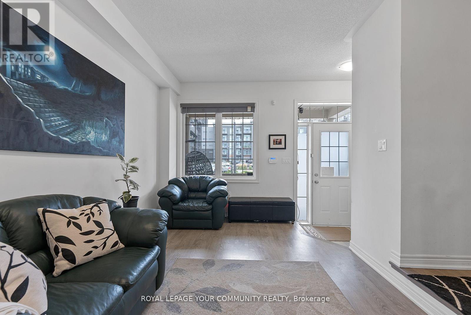 63 Riverwalk Drive, Hamilton, Ontario  L8B 1X3 - Photo 5 - X12217526