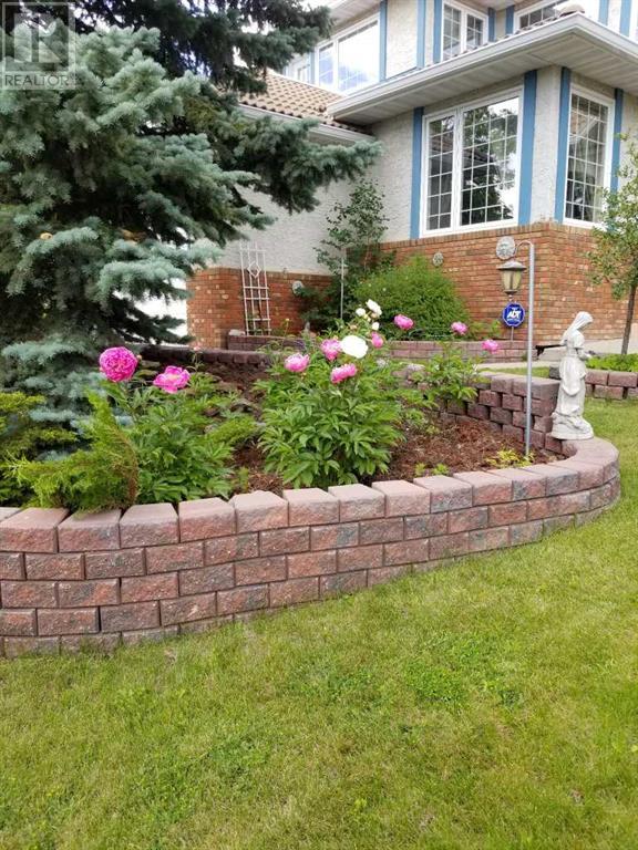 Property at 315 Edenwold Drive NW image 2