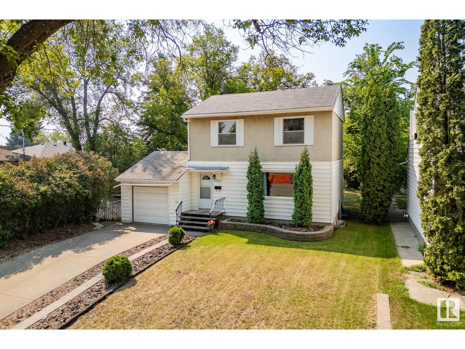 Property at 7503 94 AV NW image 1