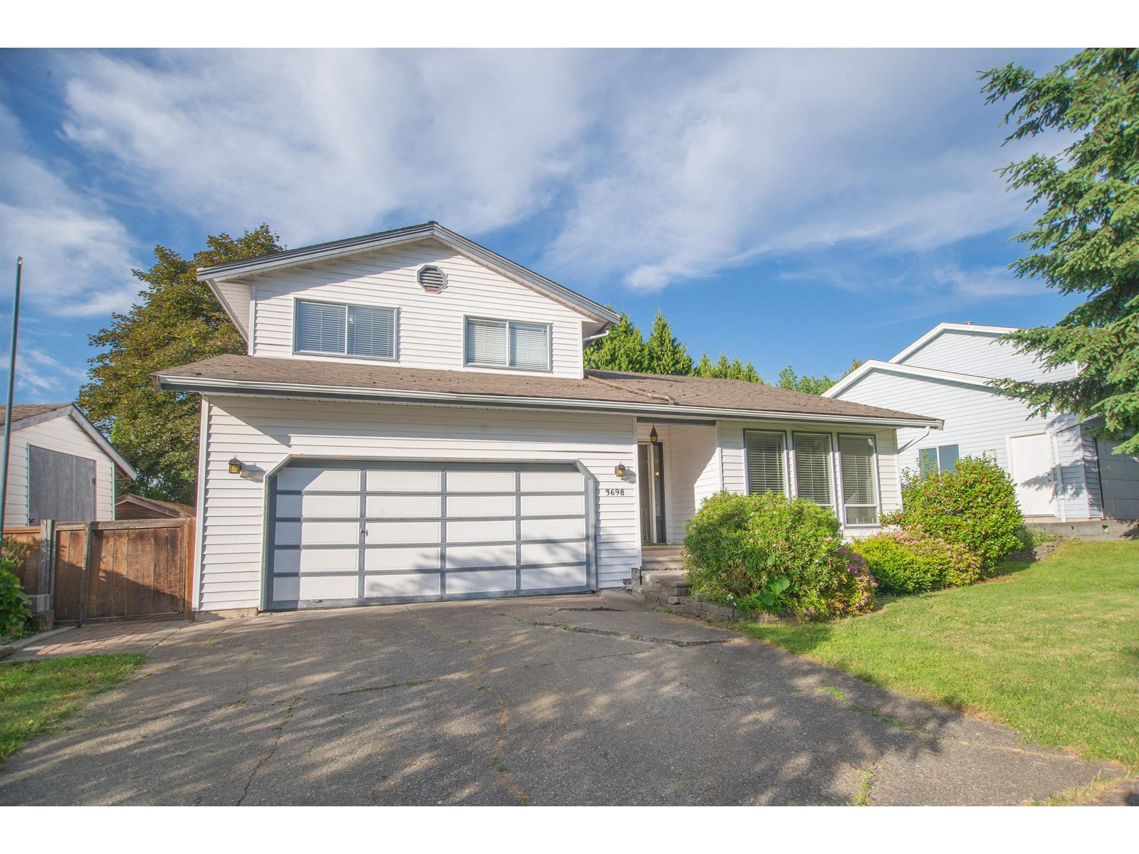 3698 ROBSON DRIVE, Abbotsford, British Columbia