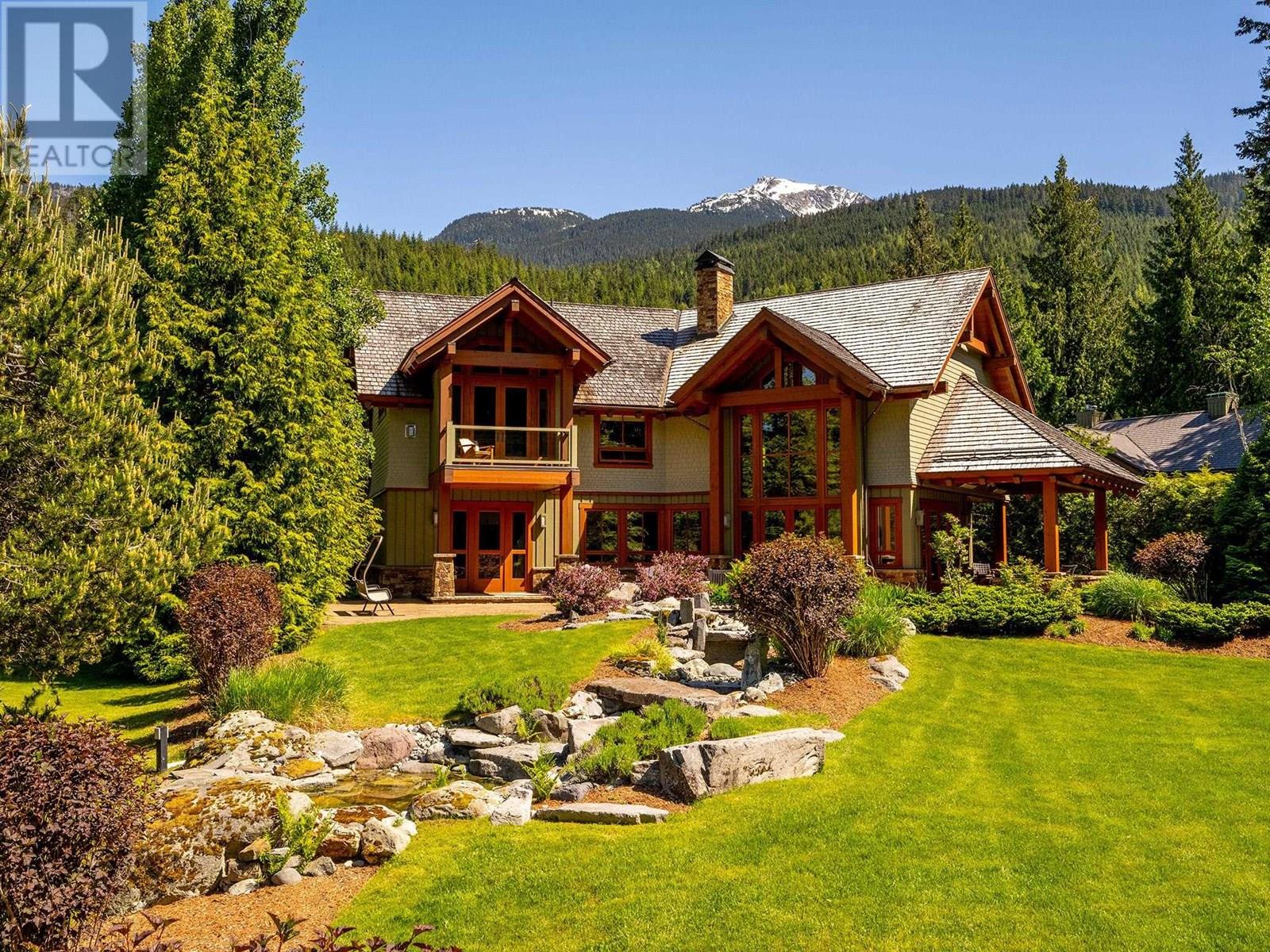 2219 Lake Placid Road, Whistler, British Columbia  V8E 0B2 - Photo 2 - R2990887