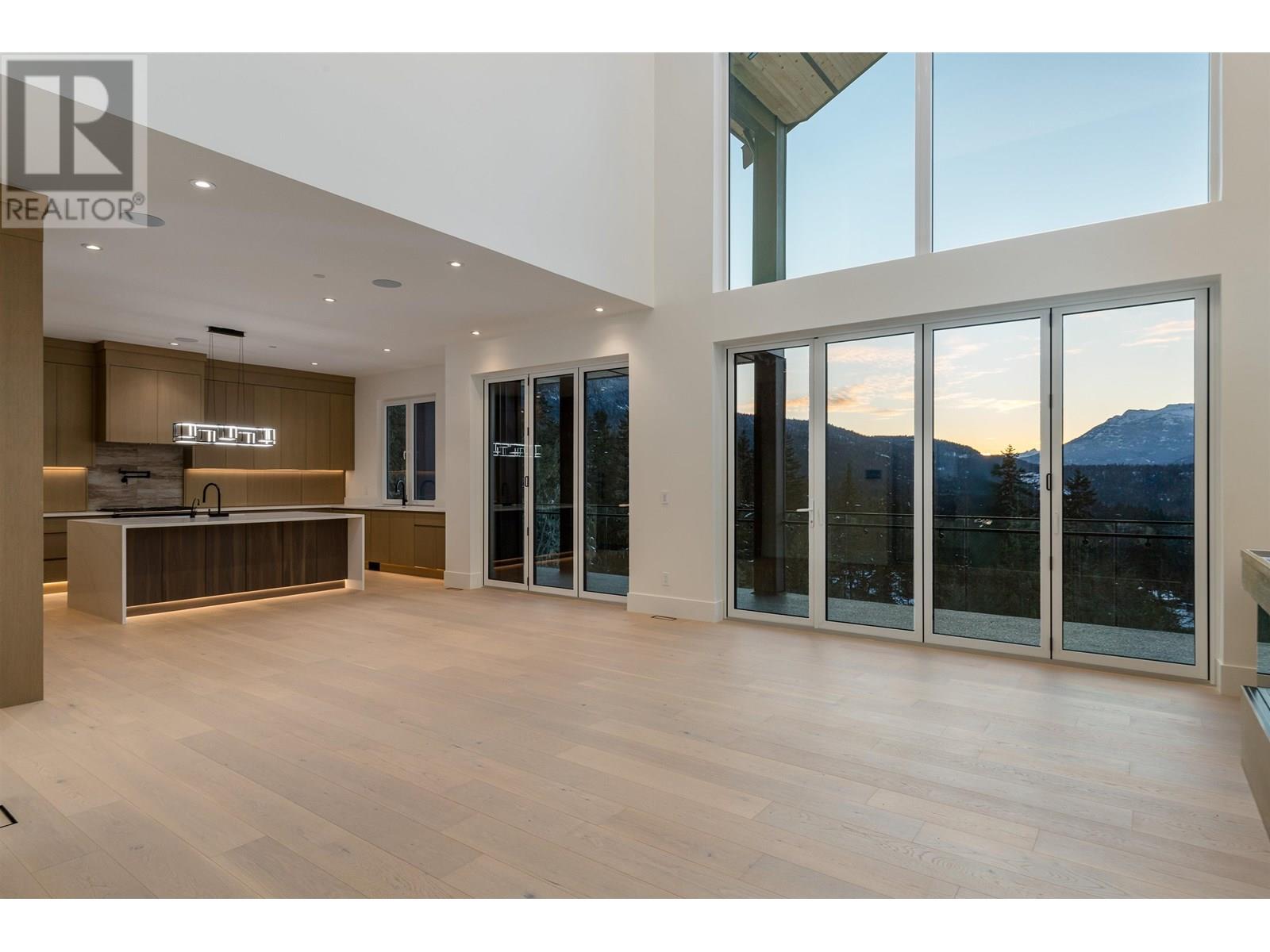 9333 Warbler Way, Whistler, British Columbia  V8E 1M1 - Photo 7 - R3006508