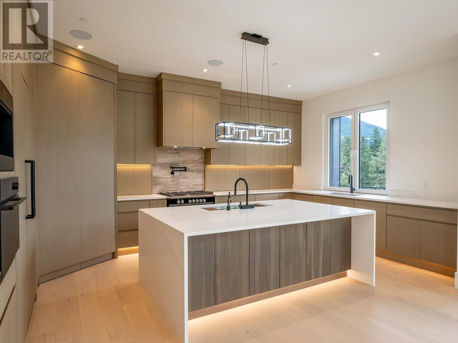 9333 Warbler Way, Whistler, British Columbia  V8E 1M1 - Photo 12 - R3006508